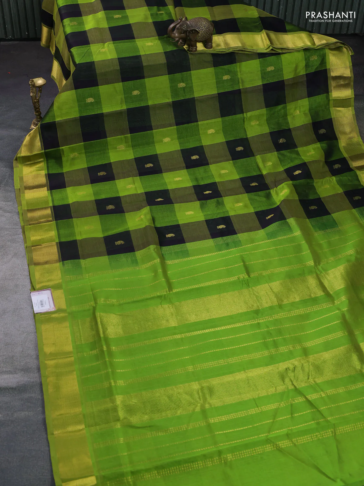 Silk cotton saree black and light green with allover paalum pazhamum checks & buttas and zari woven border - Image 2