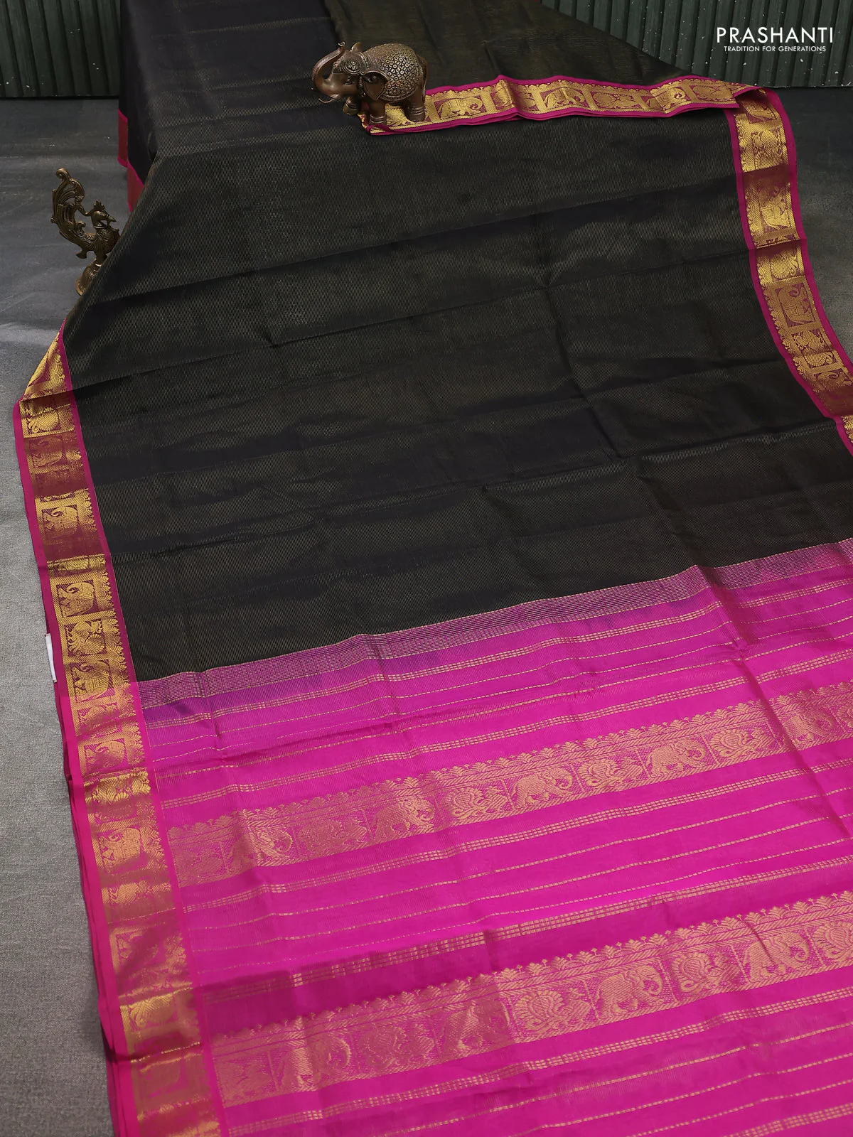 Silk cotton saree black and magenta pink with allover vairosi pattern and annam & elephant zari woven border - Image 2