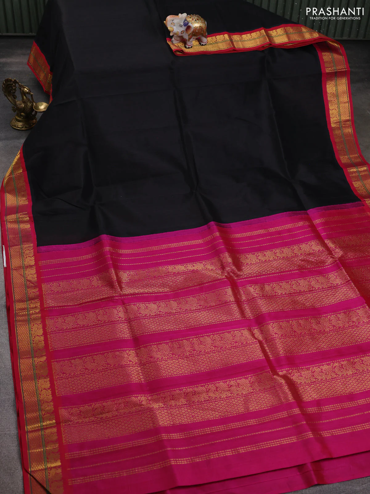 Silk cotton saree black and pink with plain body and zari woven korvai border - Image 2