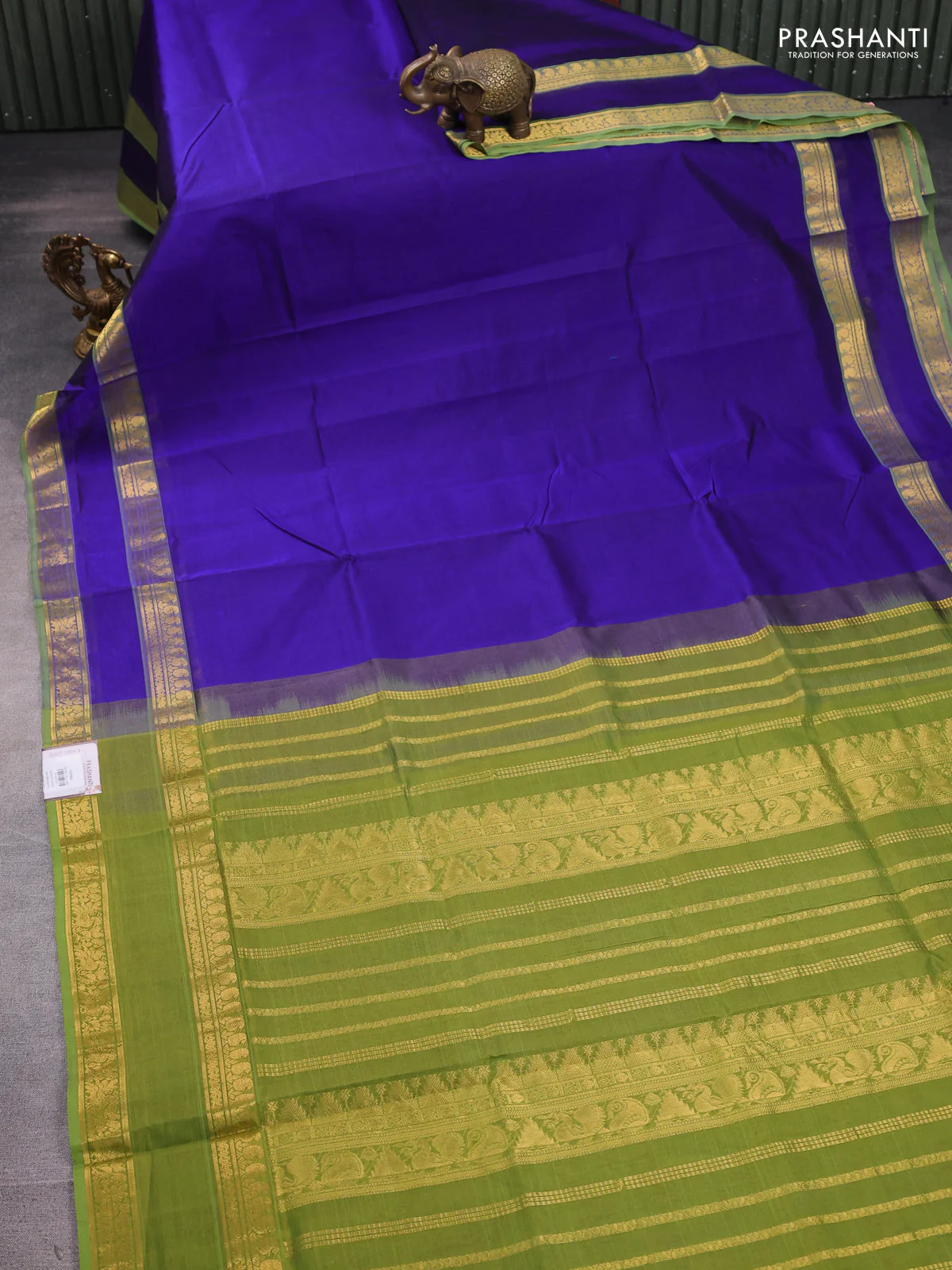 Silk cotton saree blue and mehendi green with plain body and rettapet zari woven border - Image 2