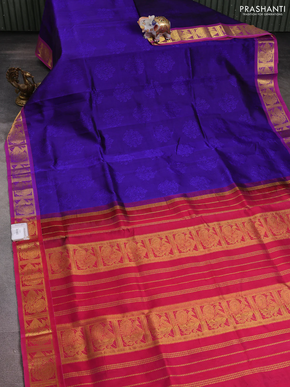 Silk cotton saree blue and pink with allover self emboss jacquard and annam zari woven border - Image 2