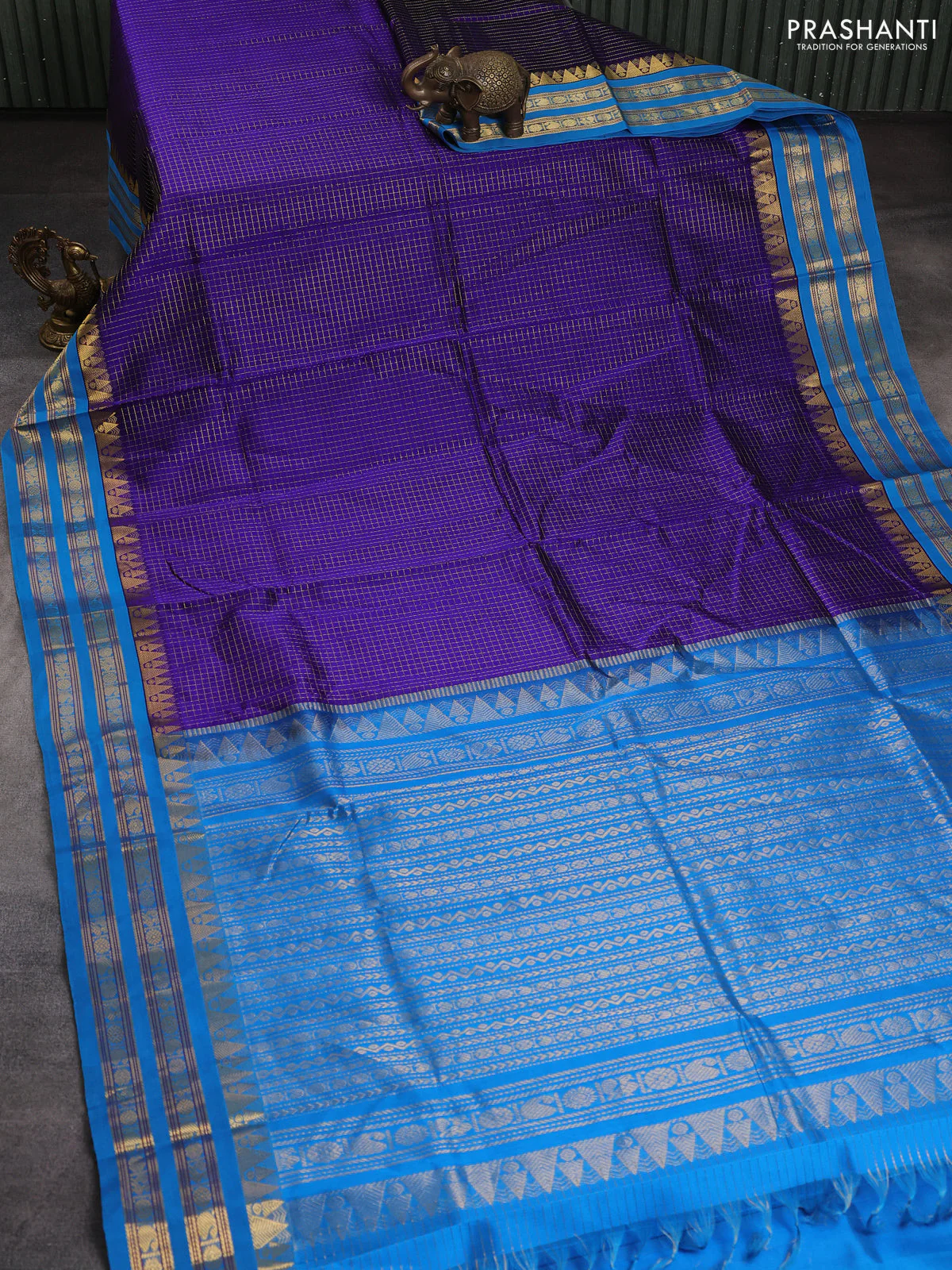 Silk cotton saree blue and teal blue with allover small checked pattern and temple design rettapet zari korvai border - Image 2