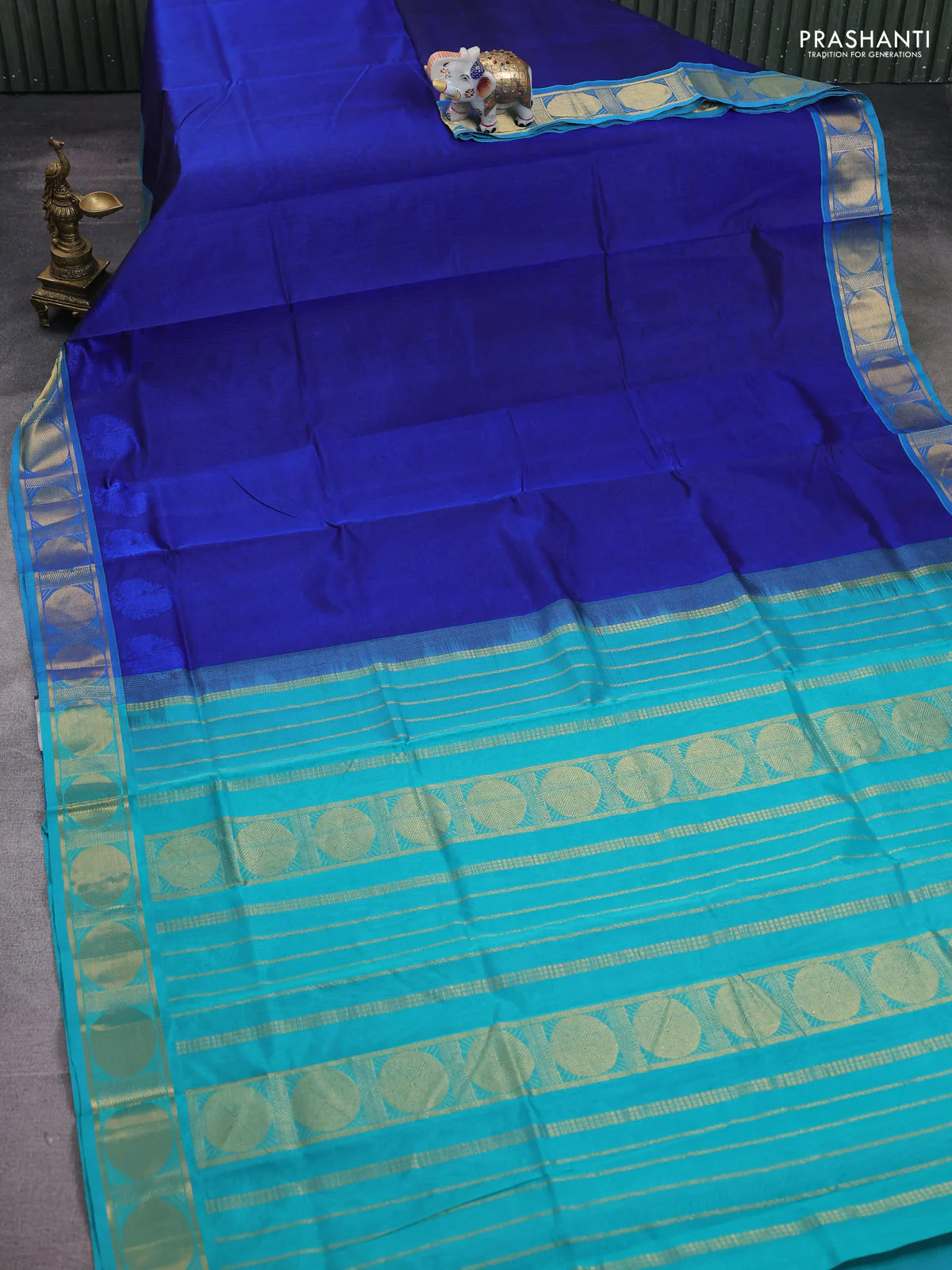 Silk cotton saree blue and teal blue with plain body and rudraksha zari woven border - Image 2