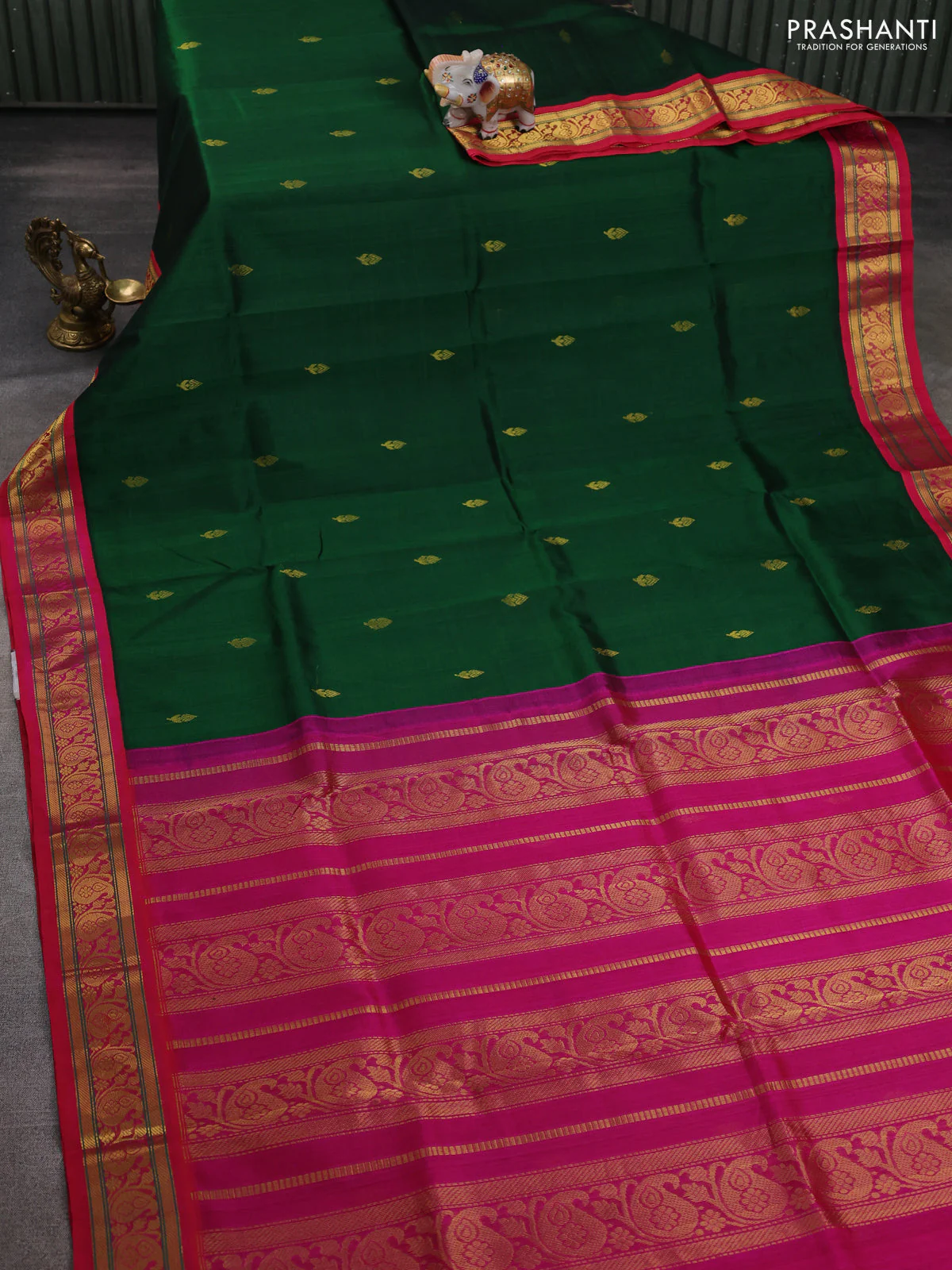 Silk cotton saree bottle green and pink with zari woven buttas and zari woven korvai border - Image 2