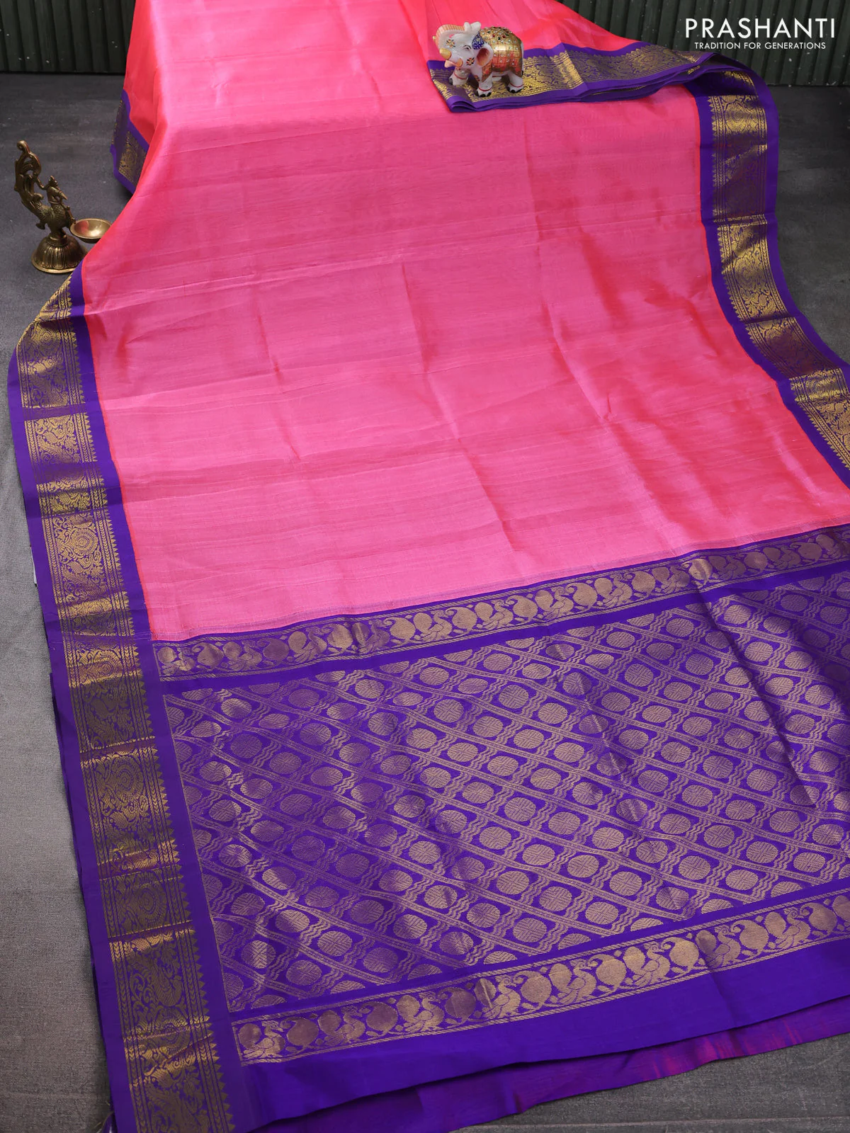 Silk cotton saree candy pink and blue with plain body and zari woven korvai border - Image 2