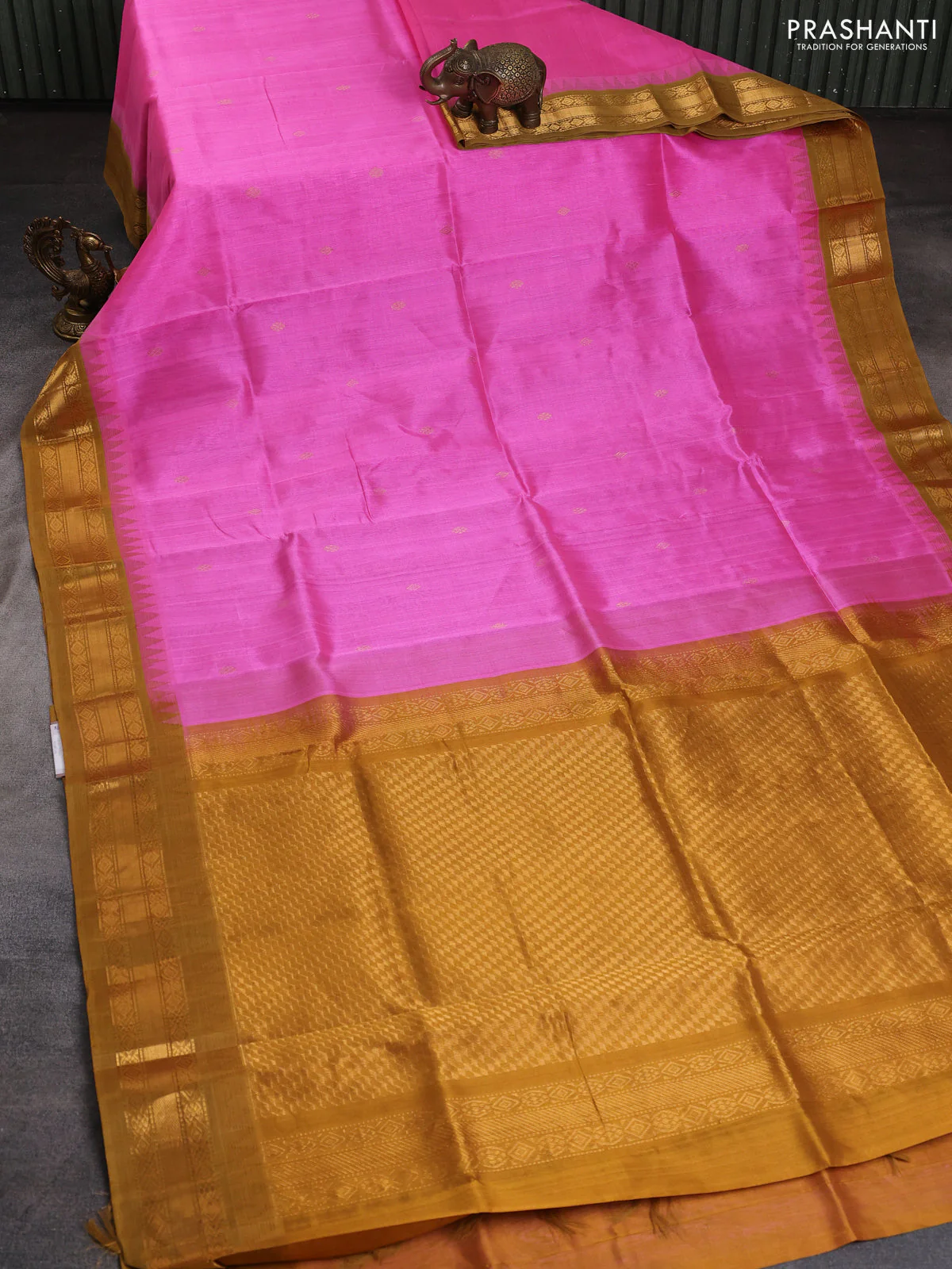 Silk cotton saree candy pink and dark mustard with zari woven buttas and temple zari woven korvai border - Image 2