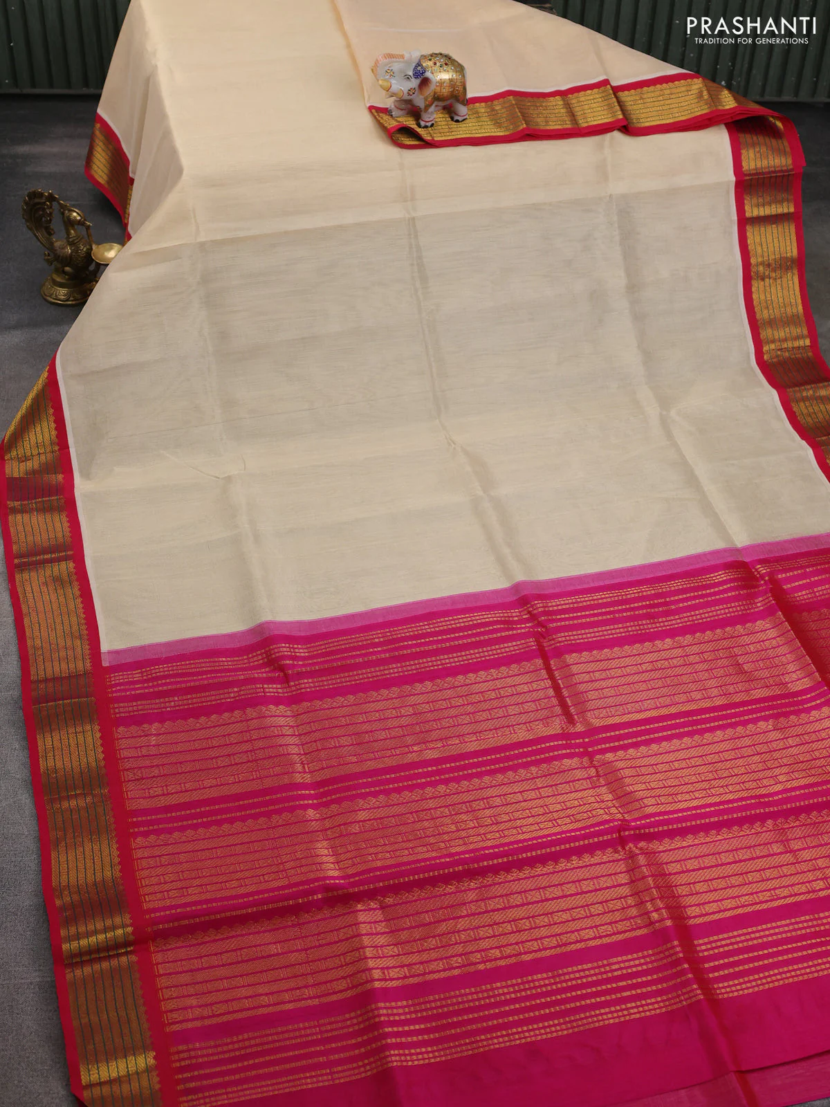 Silk cotton saree cream and pink with plain body and zari woven korvai border - Image 2