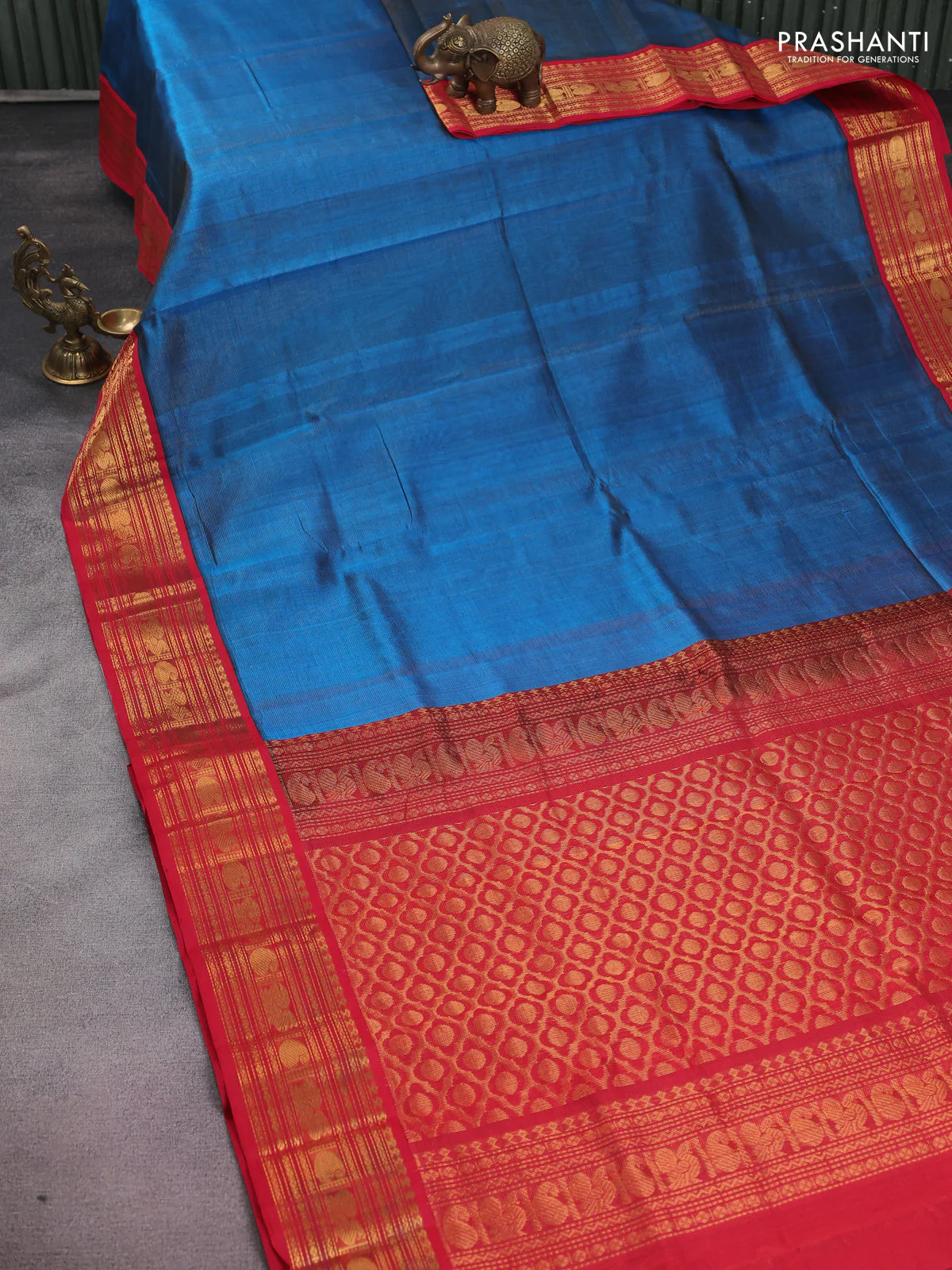 Silk cotton saree cs blue and maroon with allover vairaosi pattern and zari woven korvai border - Image 2