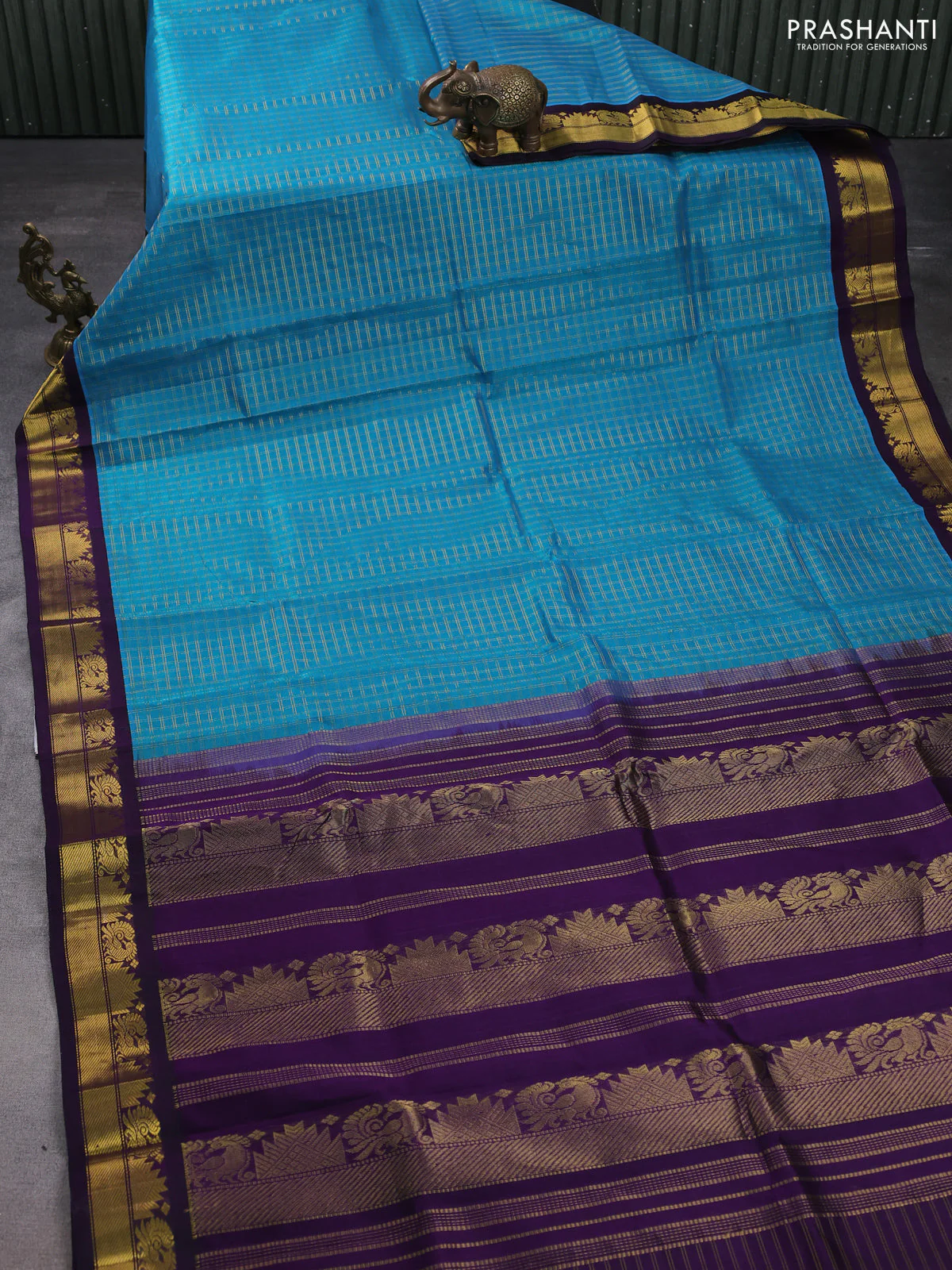 Silk cotton saree cs blue and violet with allover zari woven checked pattern and zari woven korvai border - Image 2