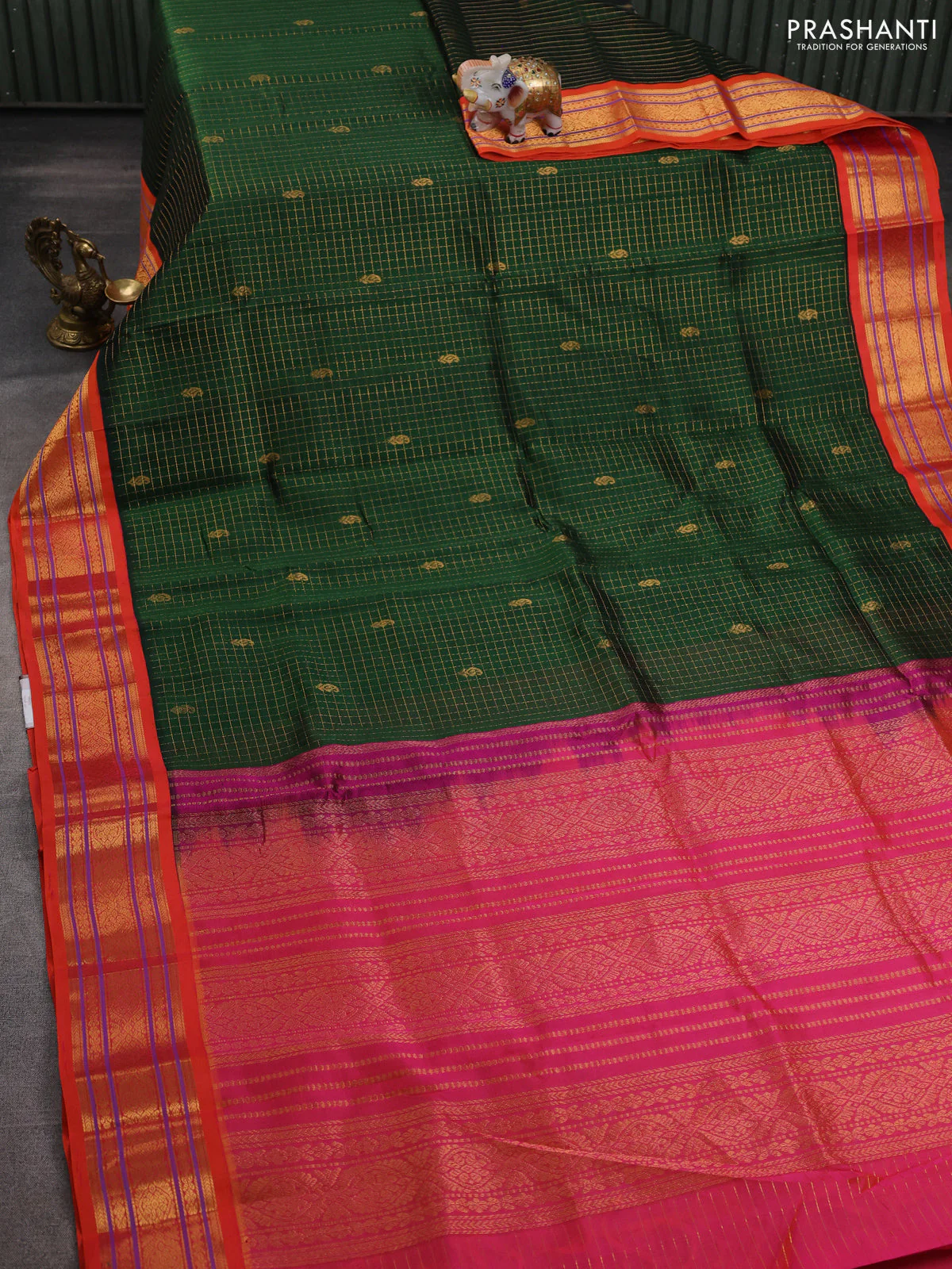 Silk cotton saree dark green and dual shade of pinkish orange with allover zari checks & buttas and zari woven korvai border - Image 2