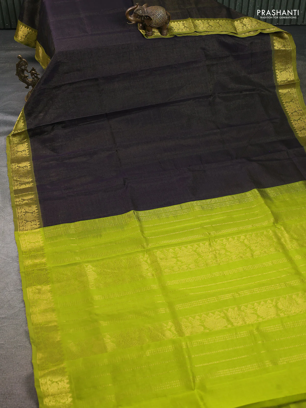 Silk cotton saree deep jamun and light green with allover vairosi pattern and zari woven border - Image 2
