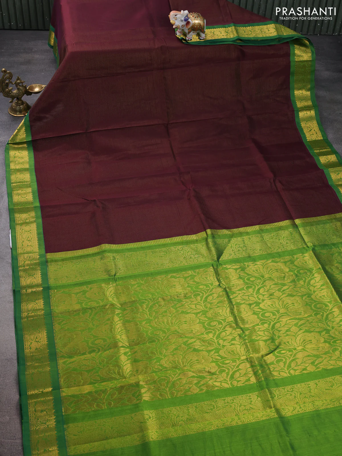 Silk cotton saree deep maroon and green with allover vairaosi pattern and zari woven korvai border - Image 2