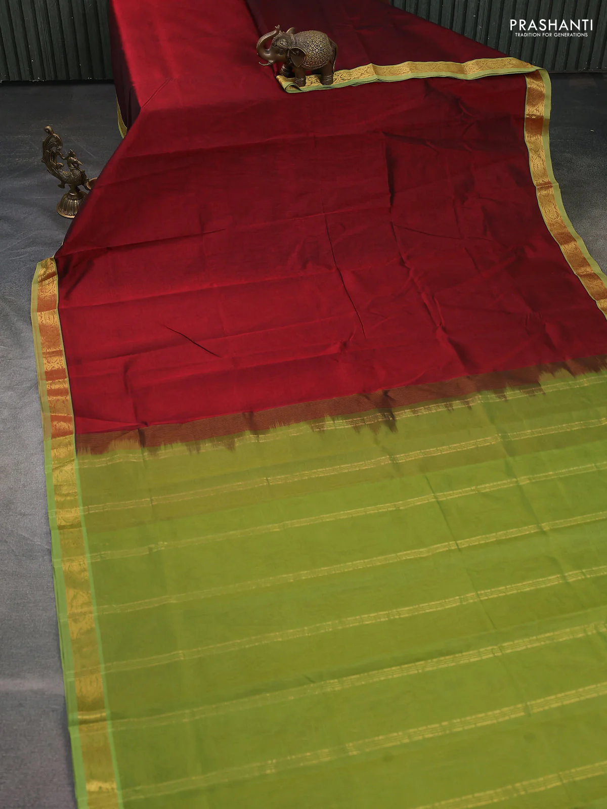 Silk cotton saree deep maroon and light green with plain body and paisley zari woven border - Image 2