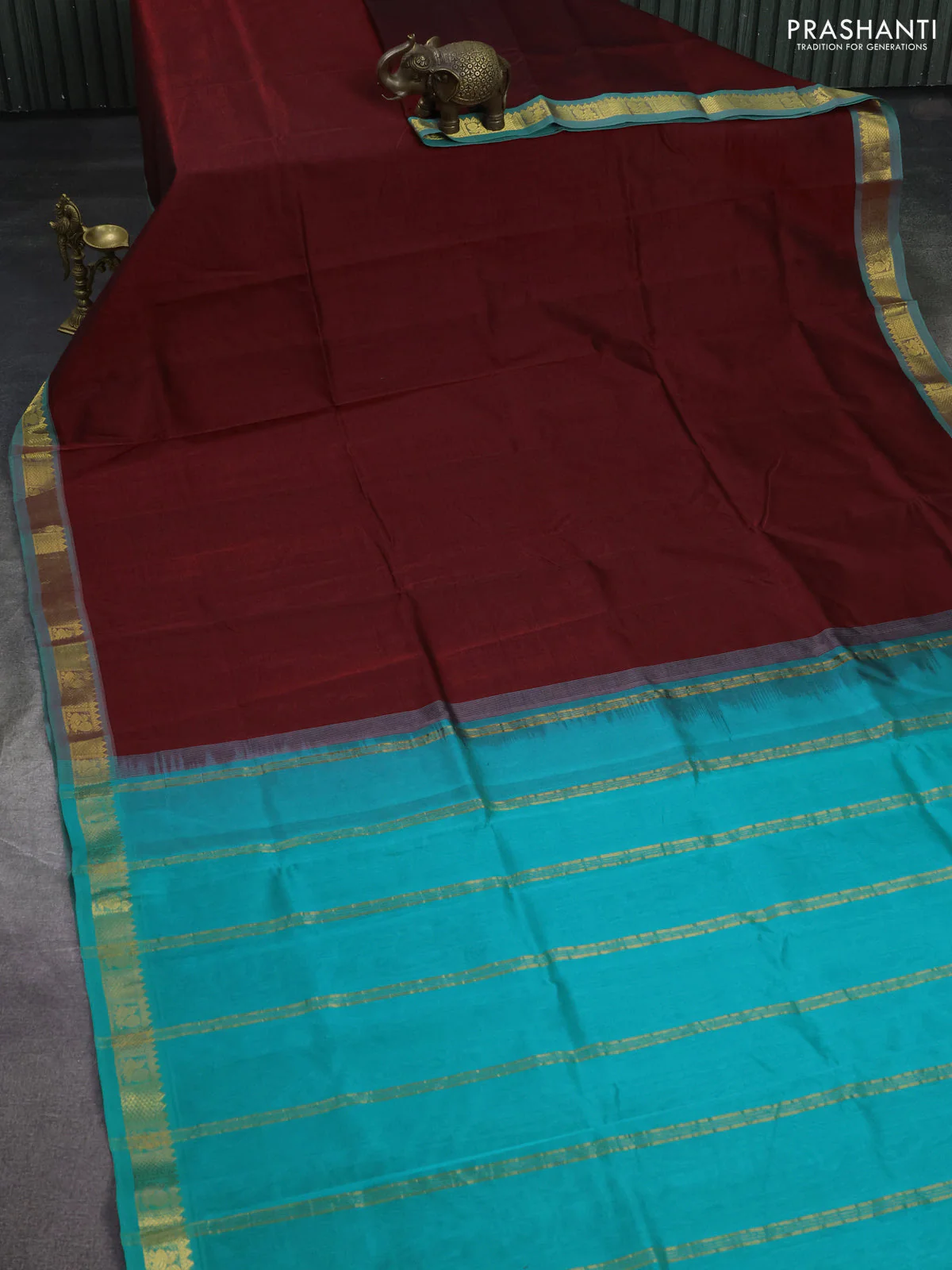 Silk cotton saree deep maroon and teal green with plain body and zari woven border - Image 2