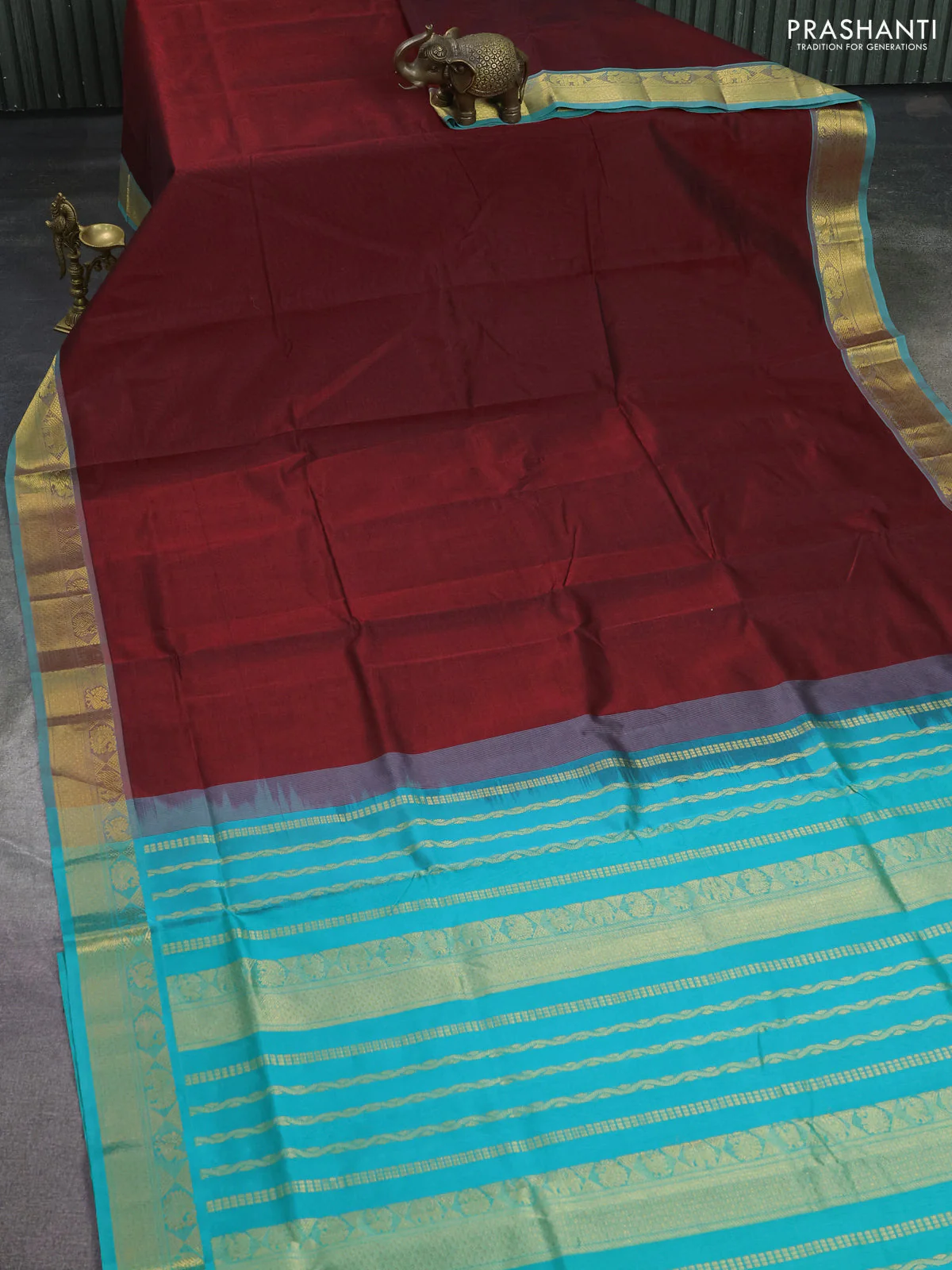Silk cotton saree deep maroon and teal green with plain body and zari woven border - Image 2