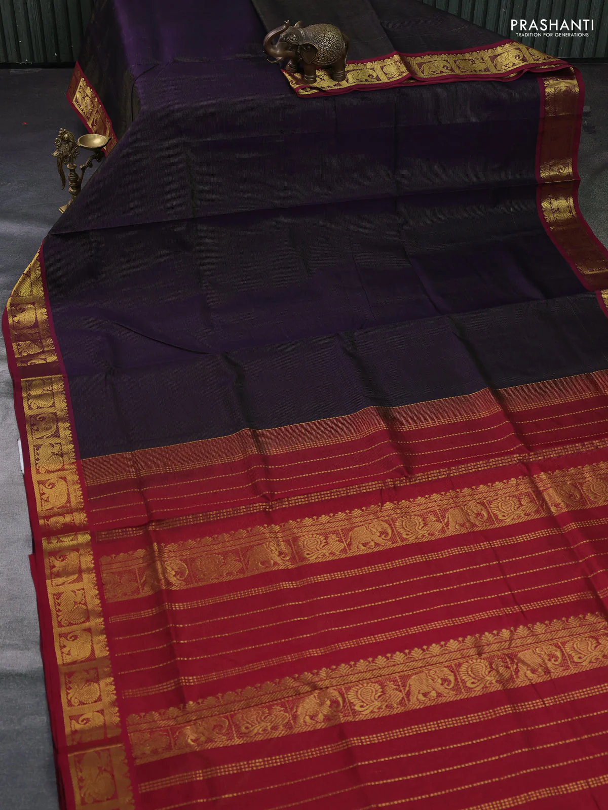 Silk cotton saree deep navy blue and maroon with allover vairosi pattern and zari woven border - Image 2