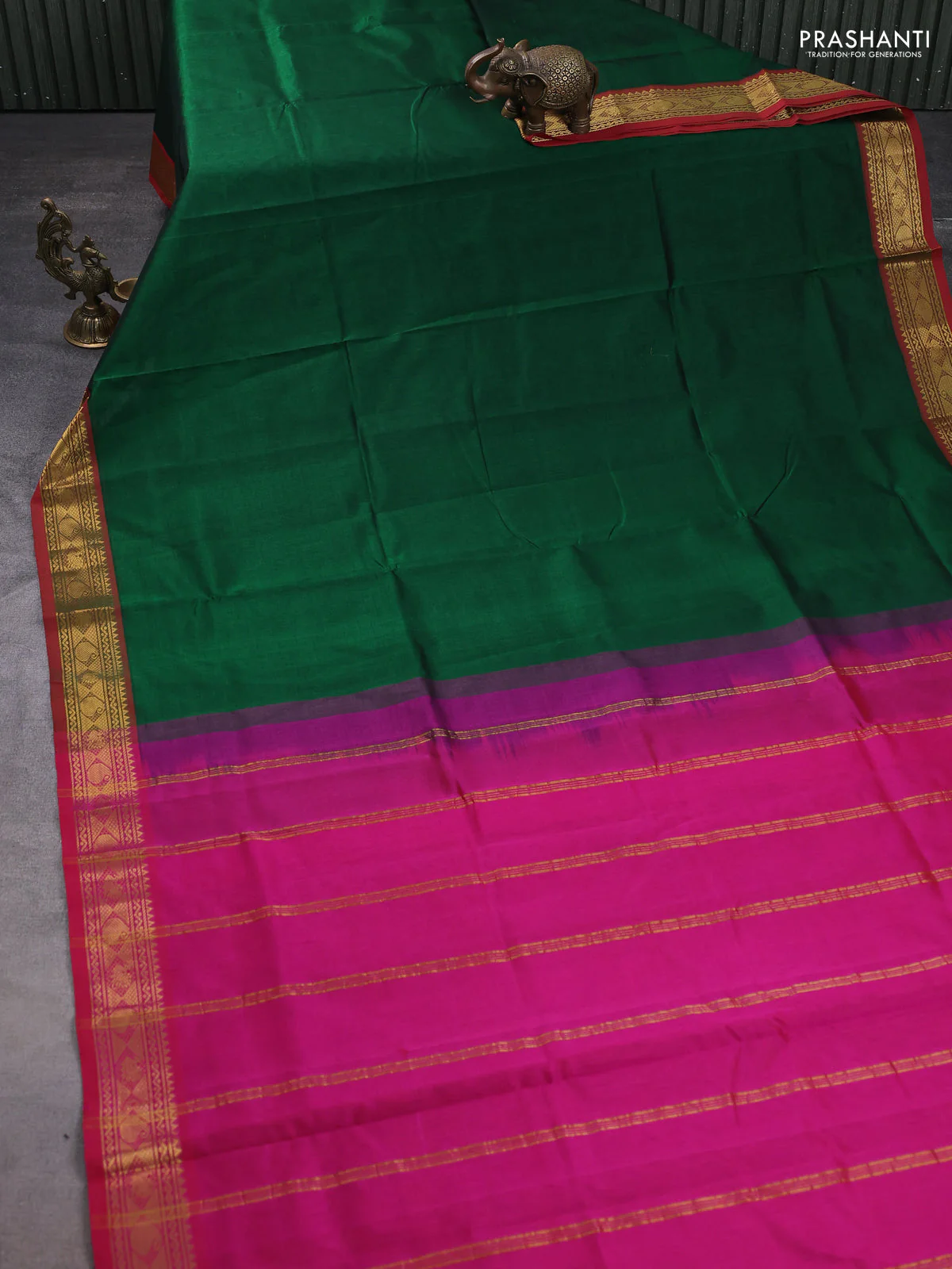 Silk cotton saree green and pink with plain body and zari woven border - Image 2