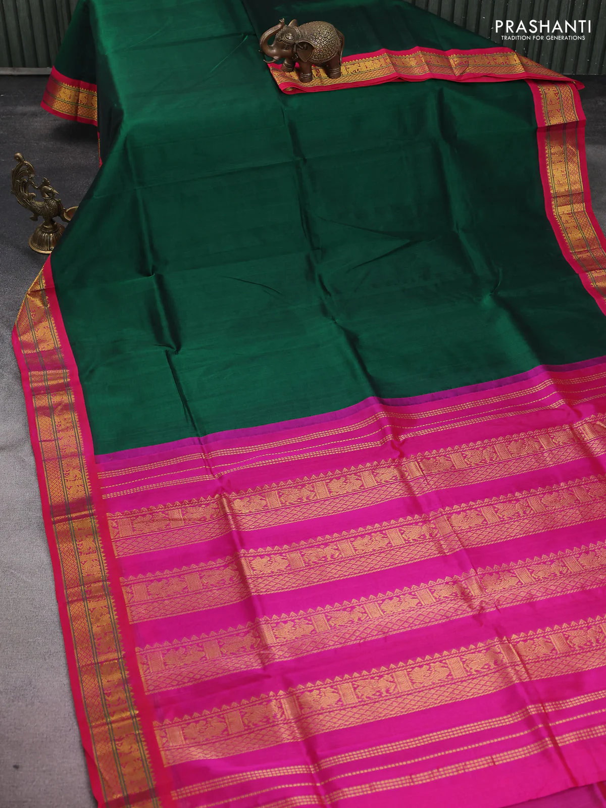 Silk cotton saree green and pink with plain body and zari woven korvai border - Image 2