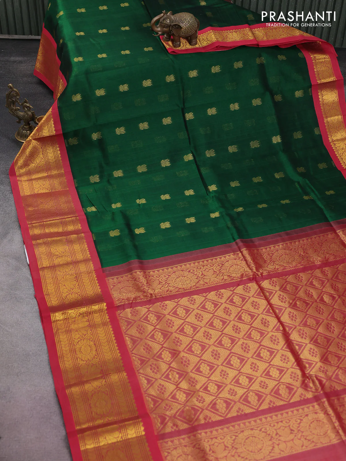 Silk cotton saree green and red shade with zari woven buttas and zari woven korvai border - Image 2