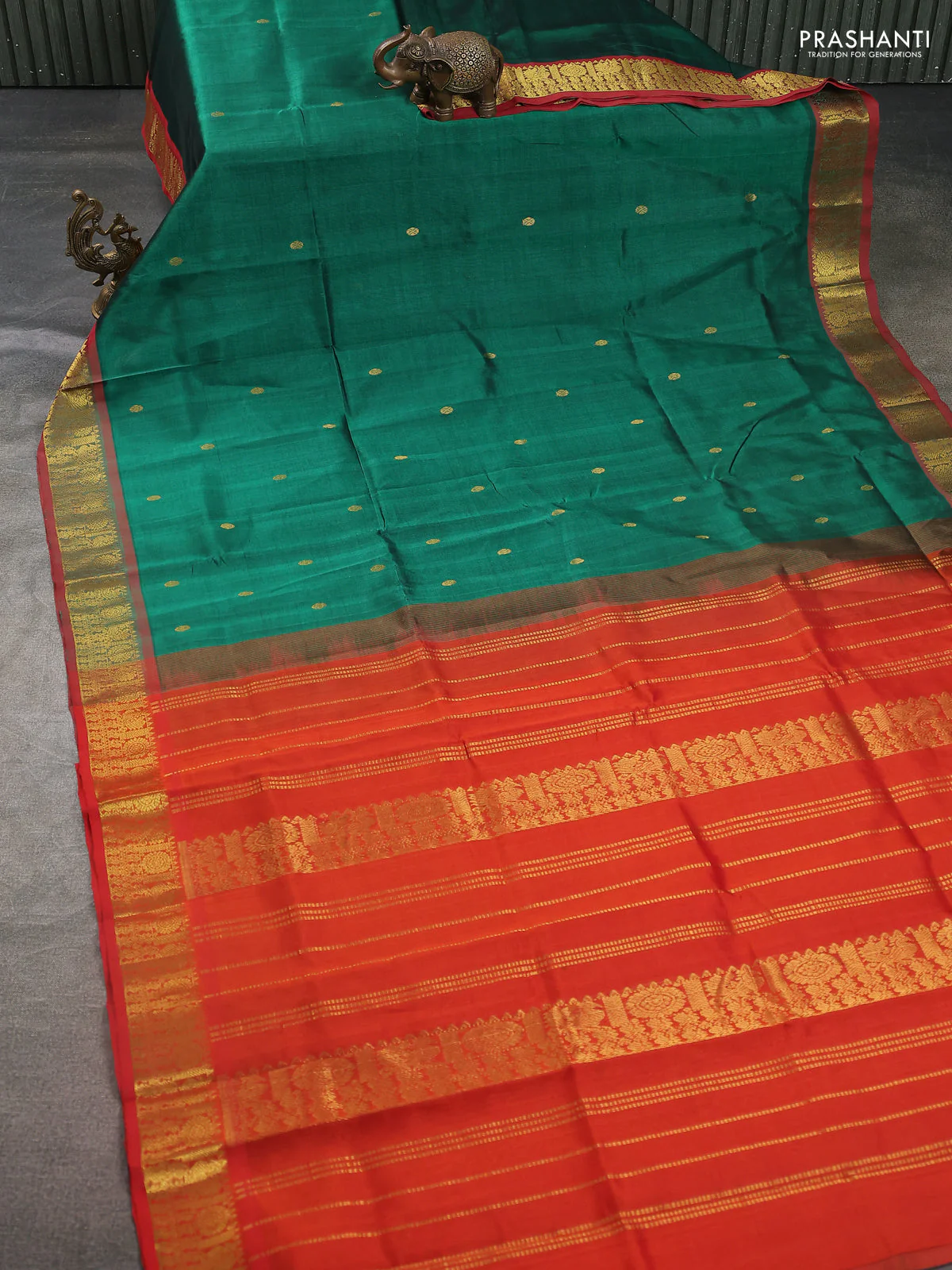 Silk cotton saree green and red with zari woven buttas and zari woven border - Image 2