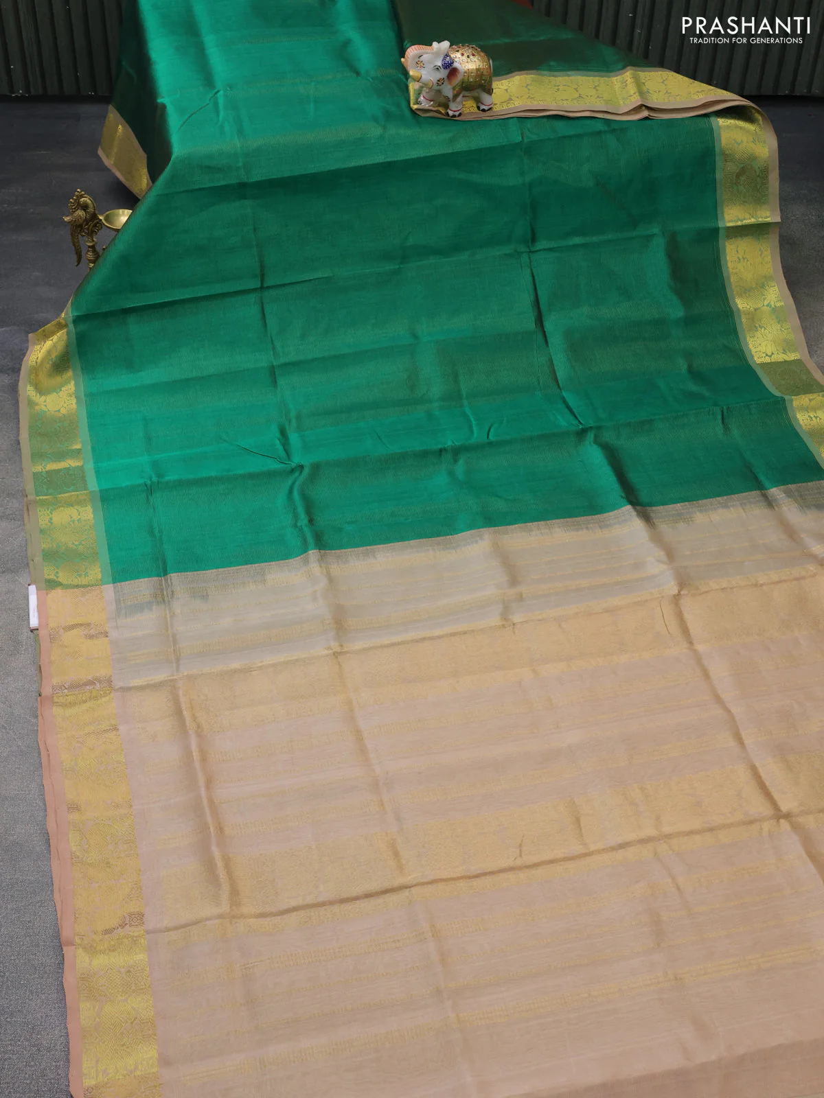 Silk cotton saree green and sandal with allover vairaosi pattern and zari woven border - Image 2