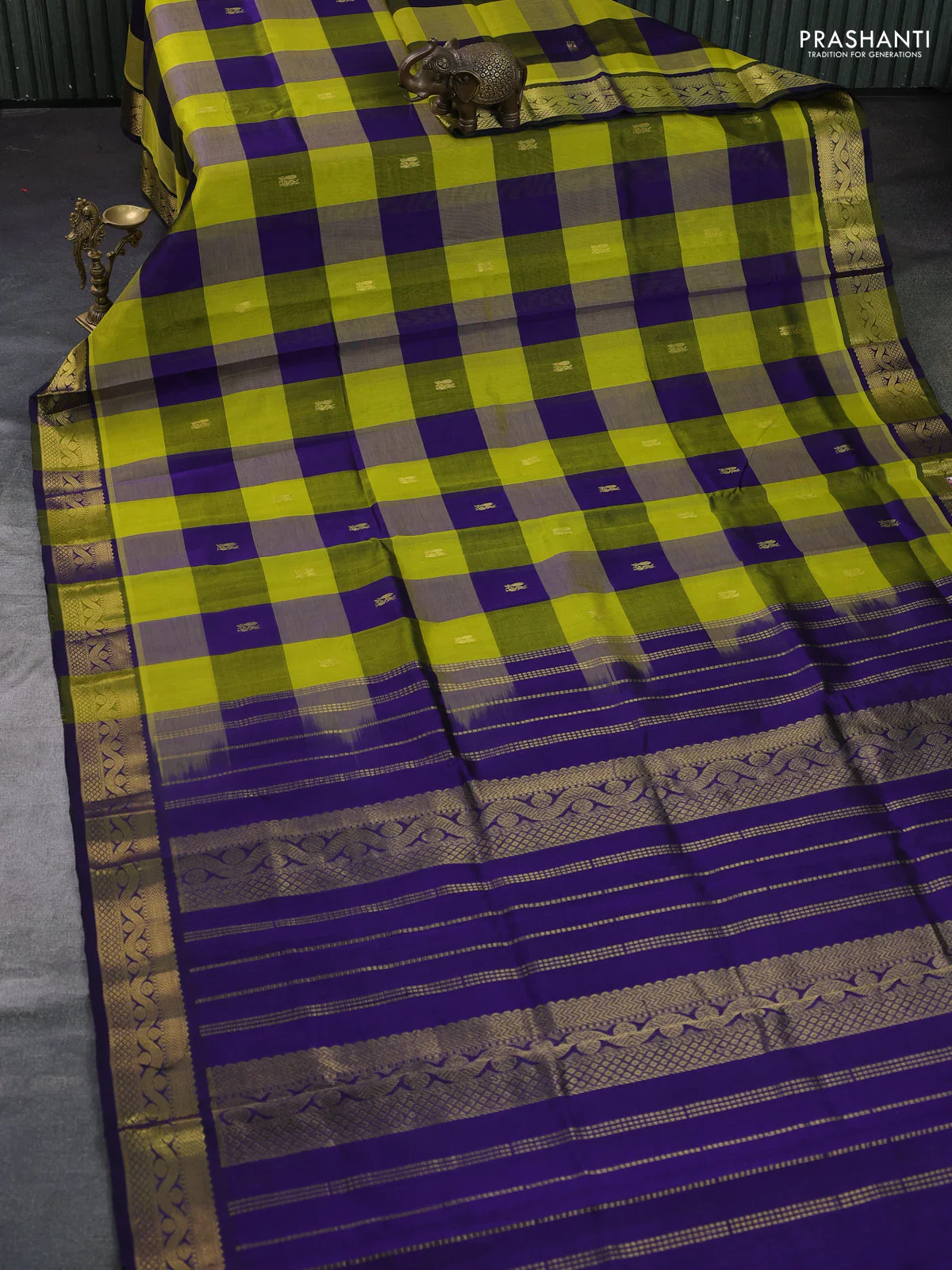 Silk cotton saree green shade and violet with allover paalum pazhamum checks & buttas and zari woven border - Image 2