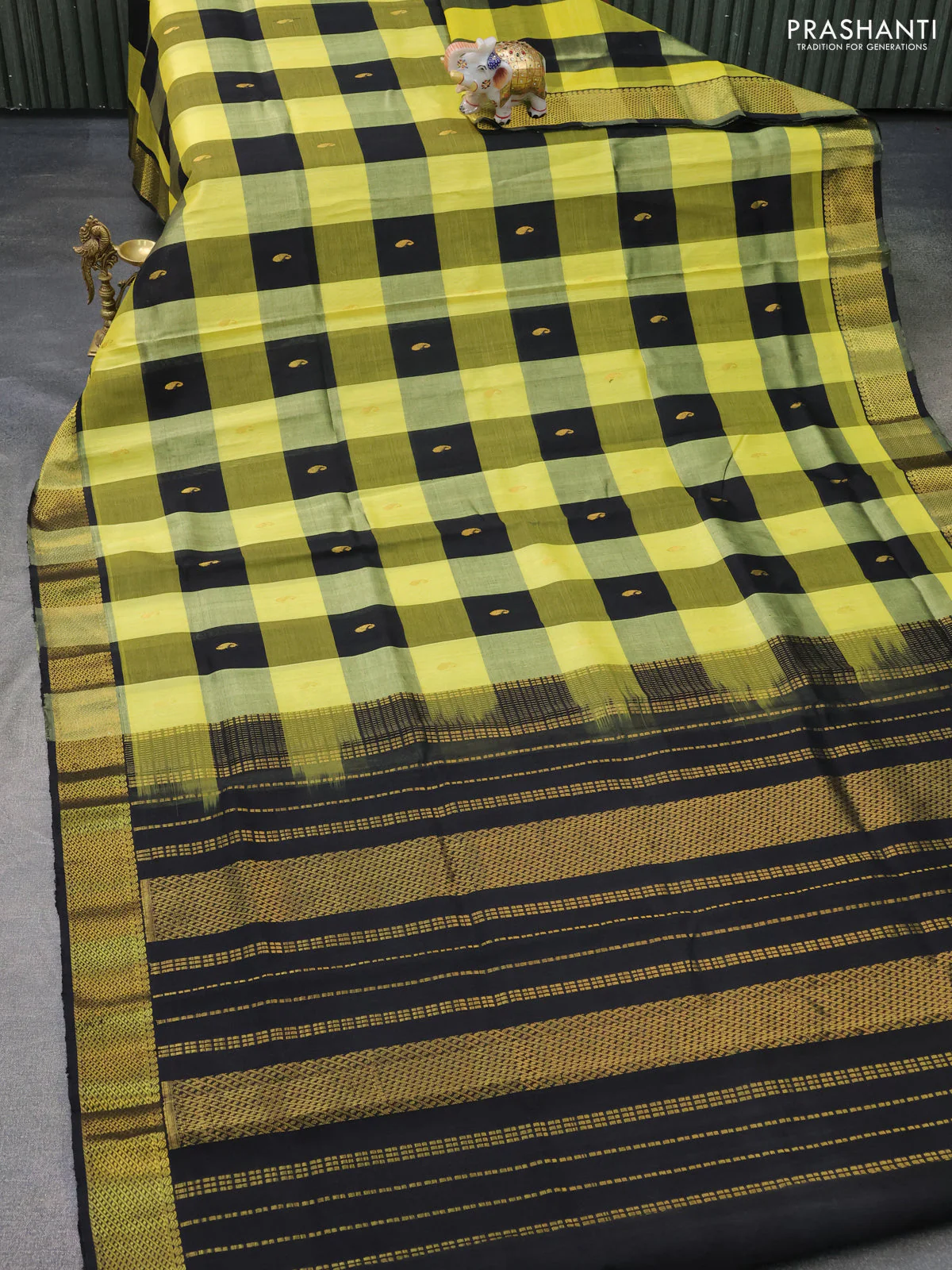 Silk cotton saree lime yellow and black with allover paalum pazhamum checks & buttas and zari woven border - Image 2