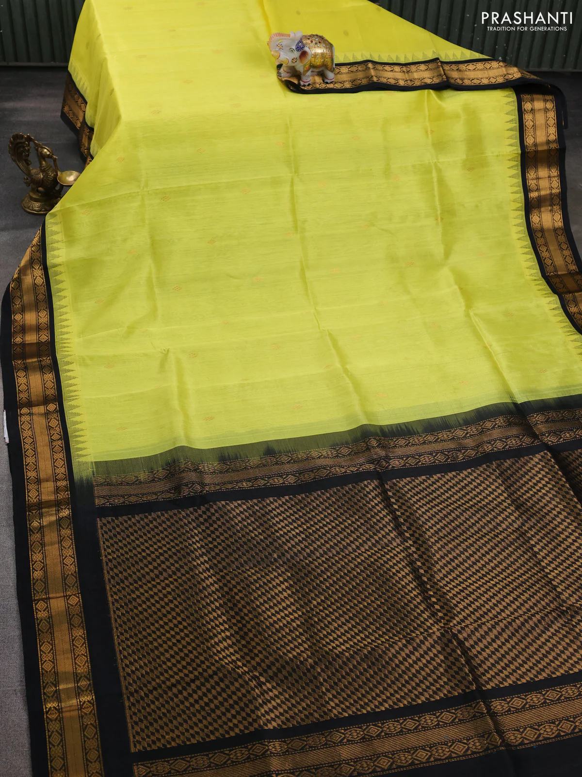 Silk cotton saree lime yellow and black with zari woven buttas and temple design zari woven korvai border - Image 2