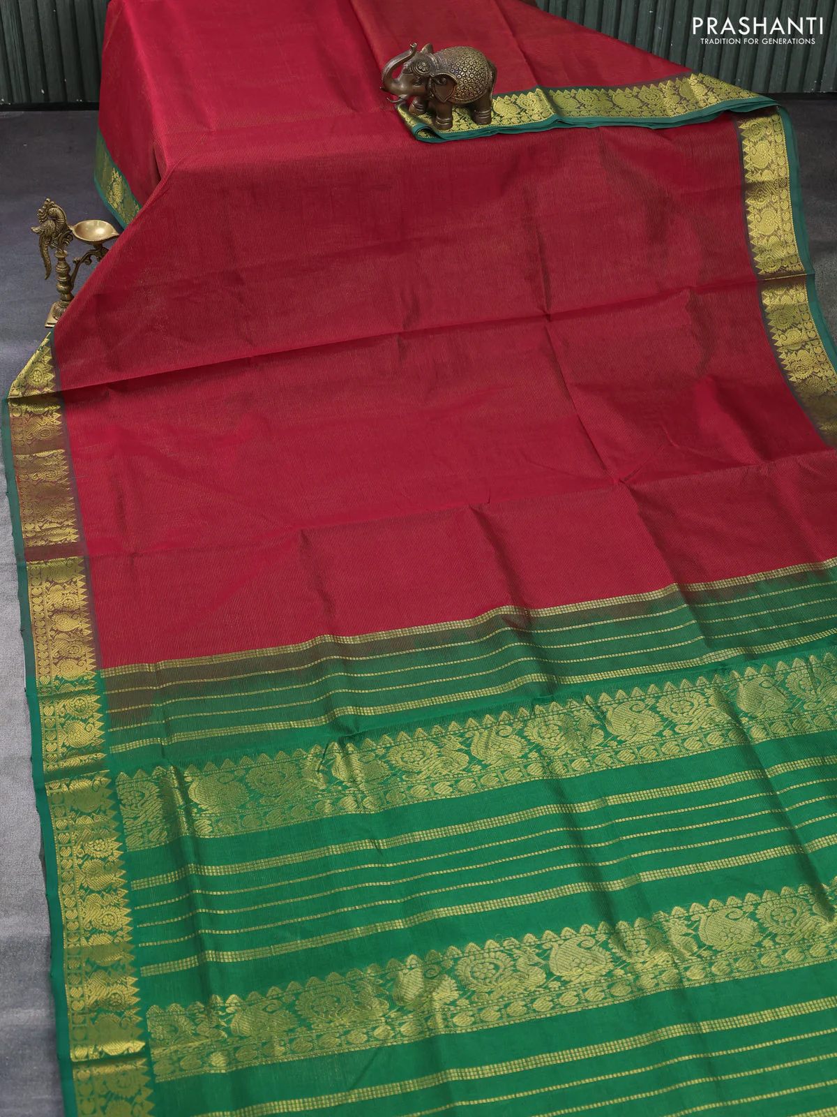 Silk cotton saree maroon and green with allover vairosi pattern and annam zari woven border - Image 2