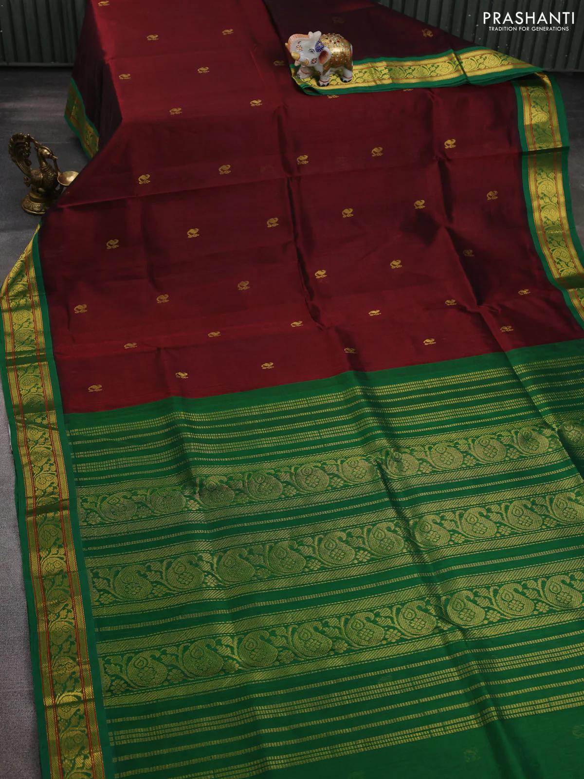 Silk cotton saree maroon and green with zari woven buttas and paisley zari woven korvai border - Image 2