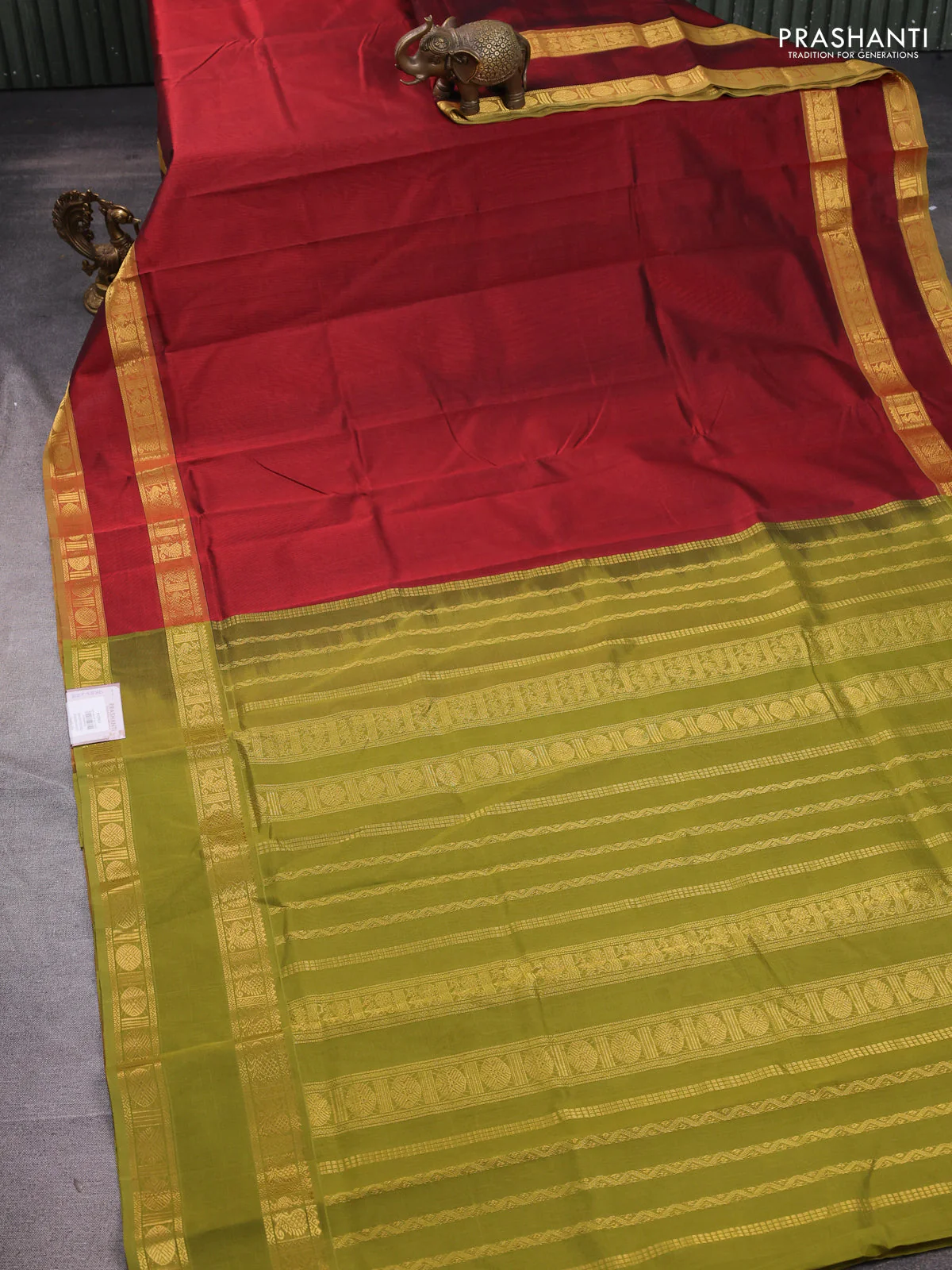 Silk cotton saree maroon and mehendi green with plain body and rettapet zari woven border - Image 2