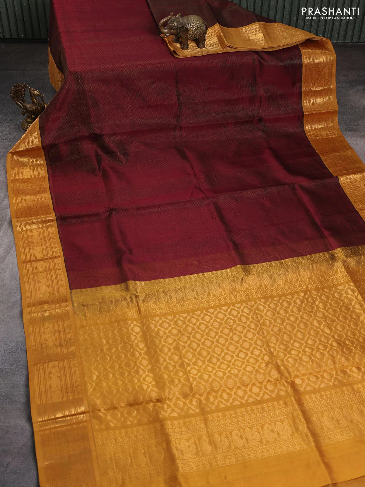 Silk cotton saree maroon and mustard yellow with allover vairaosi pattern and zari woven korvai border - Image 2