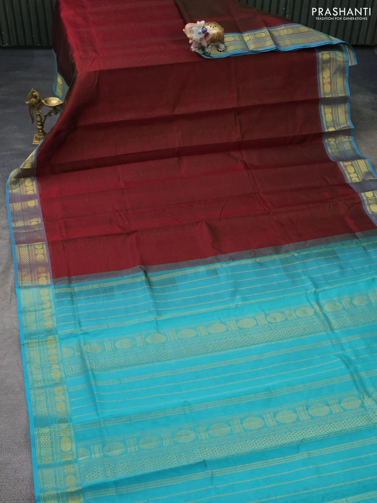 Silk cotton saree maroon and teal blue with allover vairaosi pattern and zari woven border - Image 2