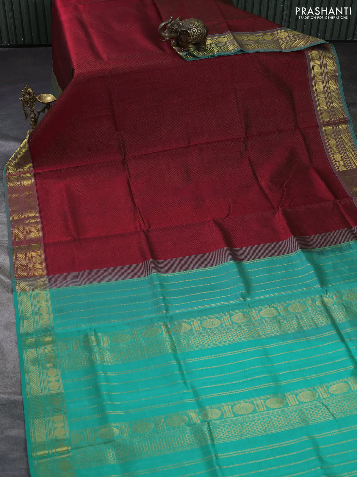 Silk cotton saree maroon and teal green with allover vairosi pattern and zari woven border - Image 2