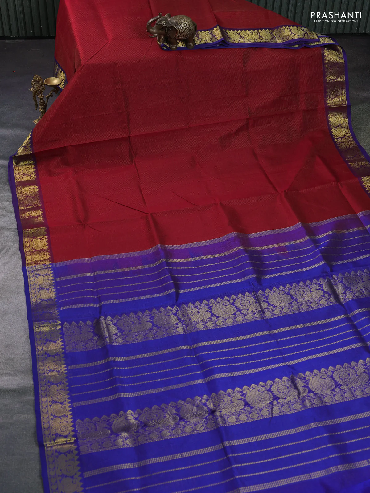 Silk cotton saree maroon and violet with allover vairosi pattern and annam zari woven border - Image 2