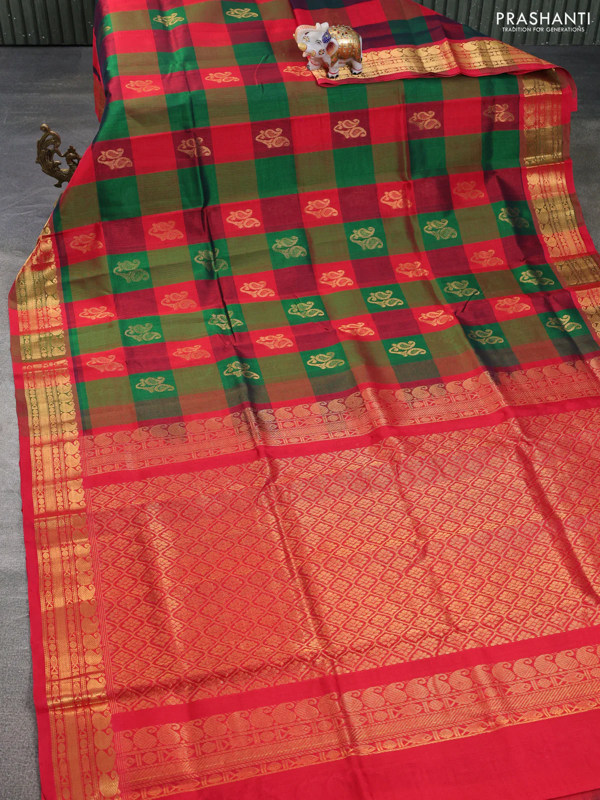 Silk cotton saree multi colour and red with allover paalum pazhamum checked pattern & paisley zari woven buttas and zari woven border - Image 2