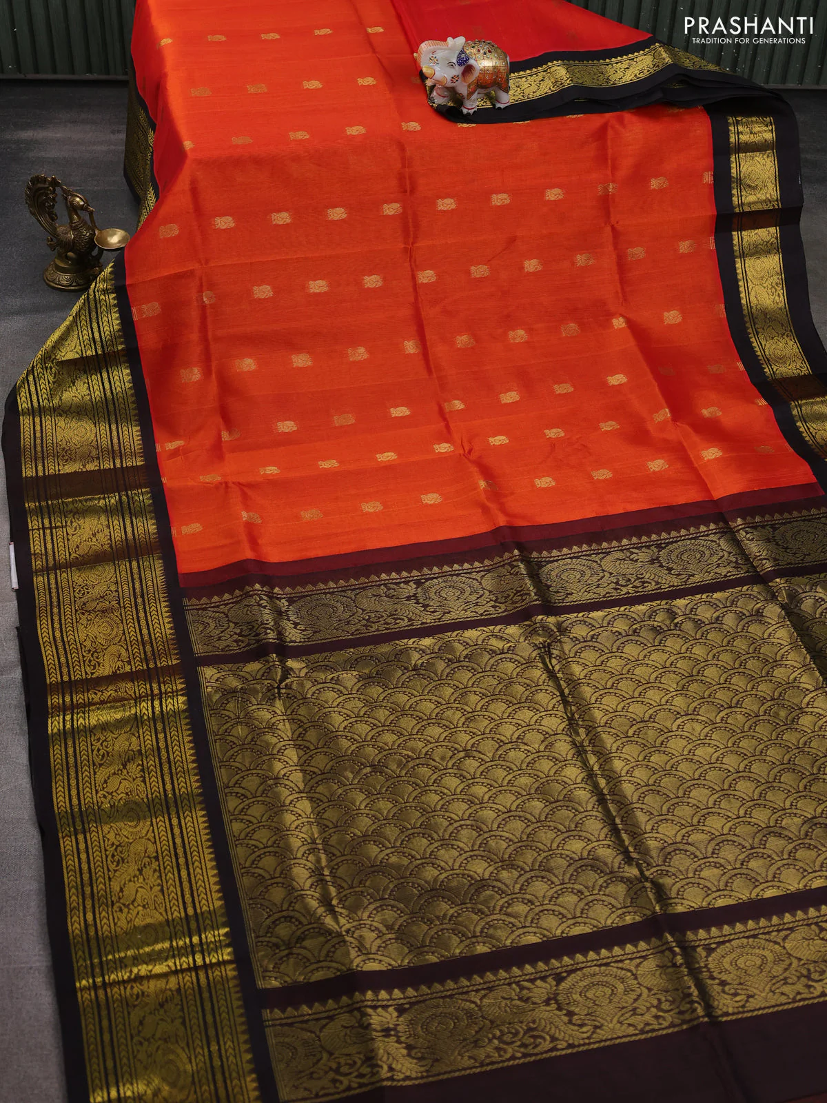 Silk cotton saree orange and coffee brown with zari woven buttas and long zari woven korvai border - Image 2