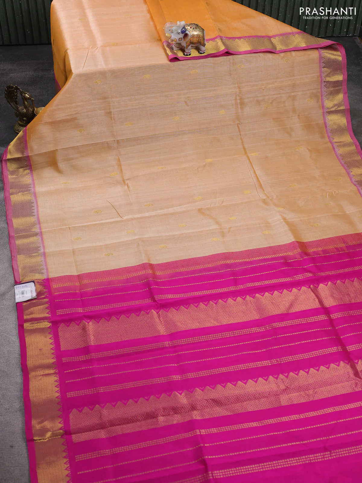 Silk cotton saree pale orange and pink with paisley zari woven buttas and zari woven border - Image 2