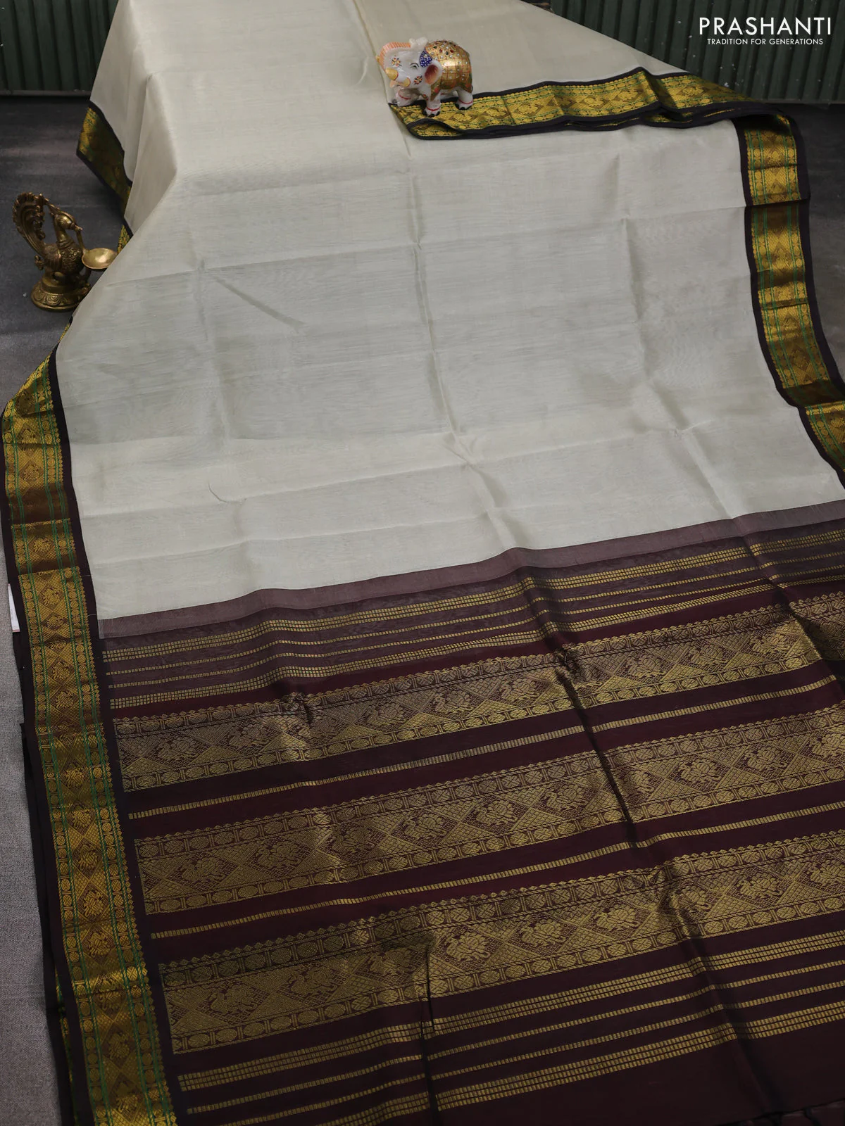 Silk cotton saree pastel grey and coffee brown with plain body and zari woven korvai border - Image 2
