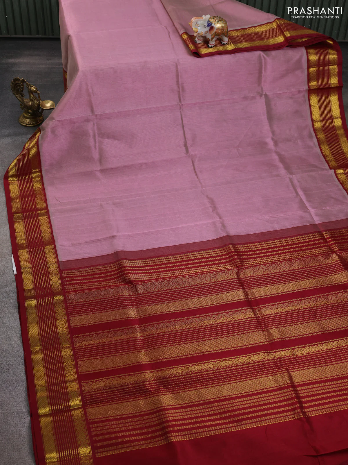 Silk cotton saree pastel pink and maroon with plain body and zari woven korvai border - Image 2