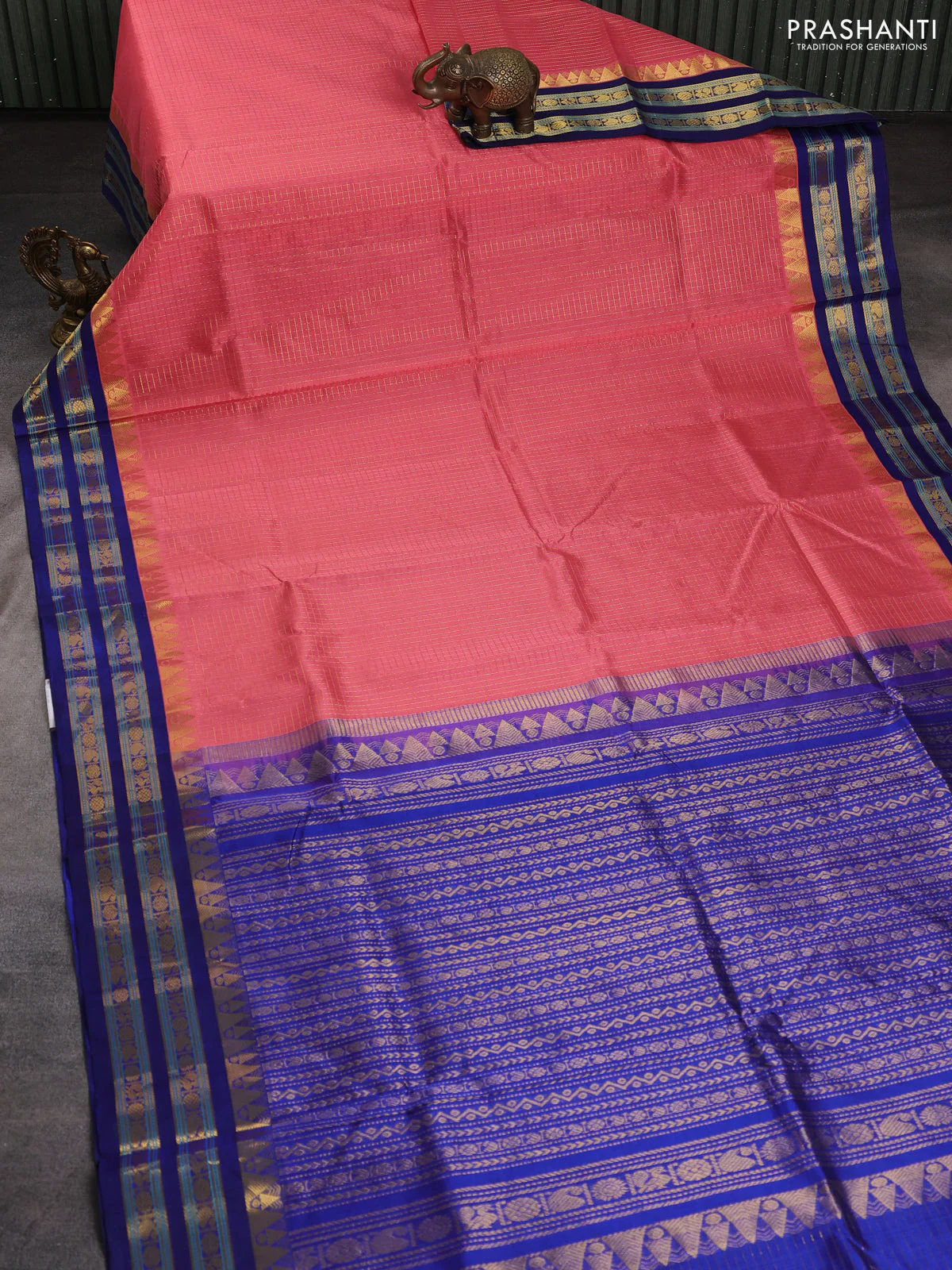 Silk cotton saree peach pink and blue with allover small checked pattern and temple design rettapet zari korvai border - Image 2