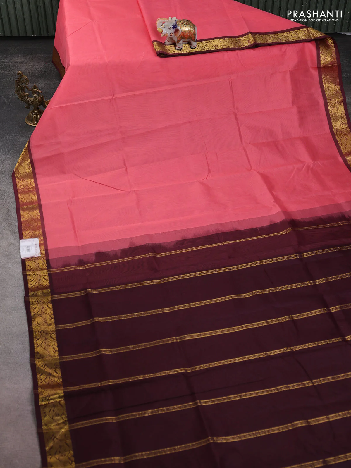 Silk cotton saree peach pink and deep maroon with plain body and zari woven border - Image 2