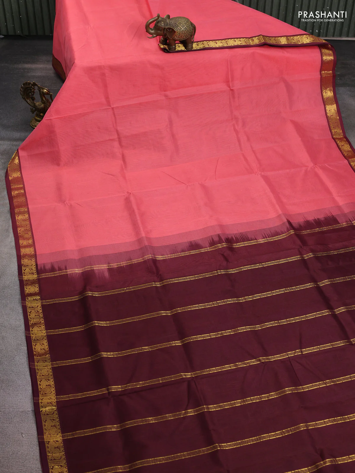 Silk cotton saree peach shade and coffee brown with plain body and annam zari woven border - Image 2
