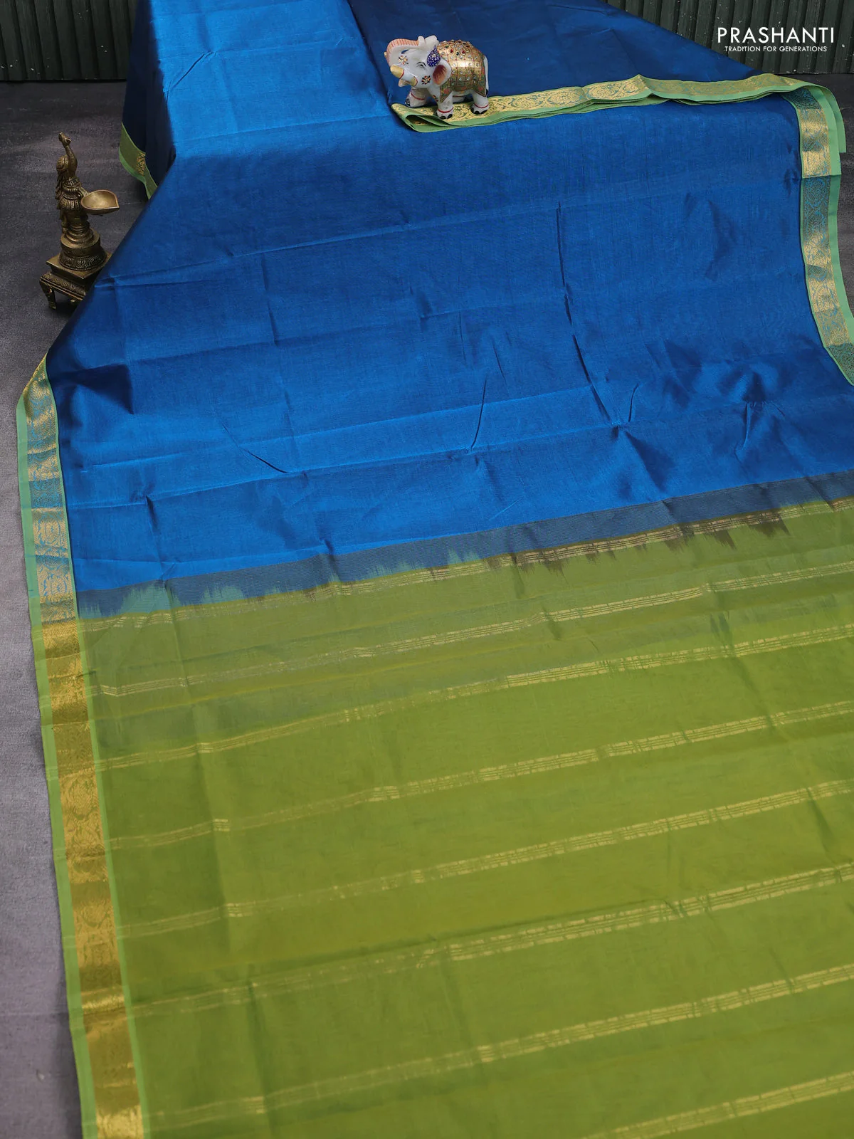 Silk cotton saree peacock blue and light green with plain body and paisley zari woven border - Image 2