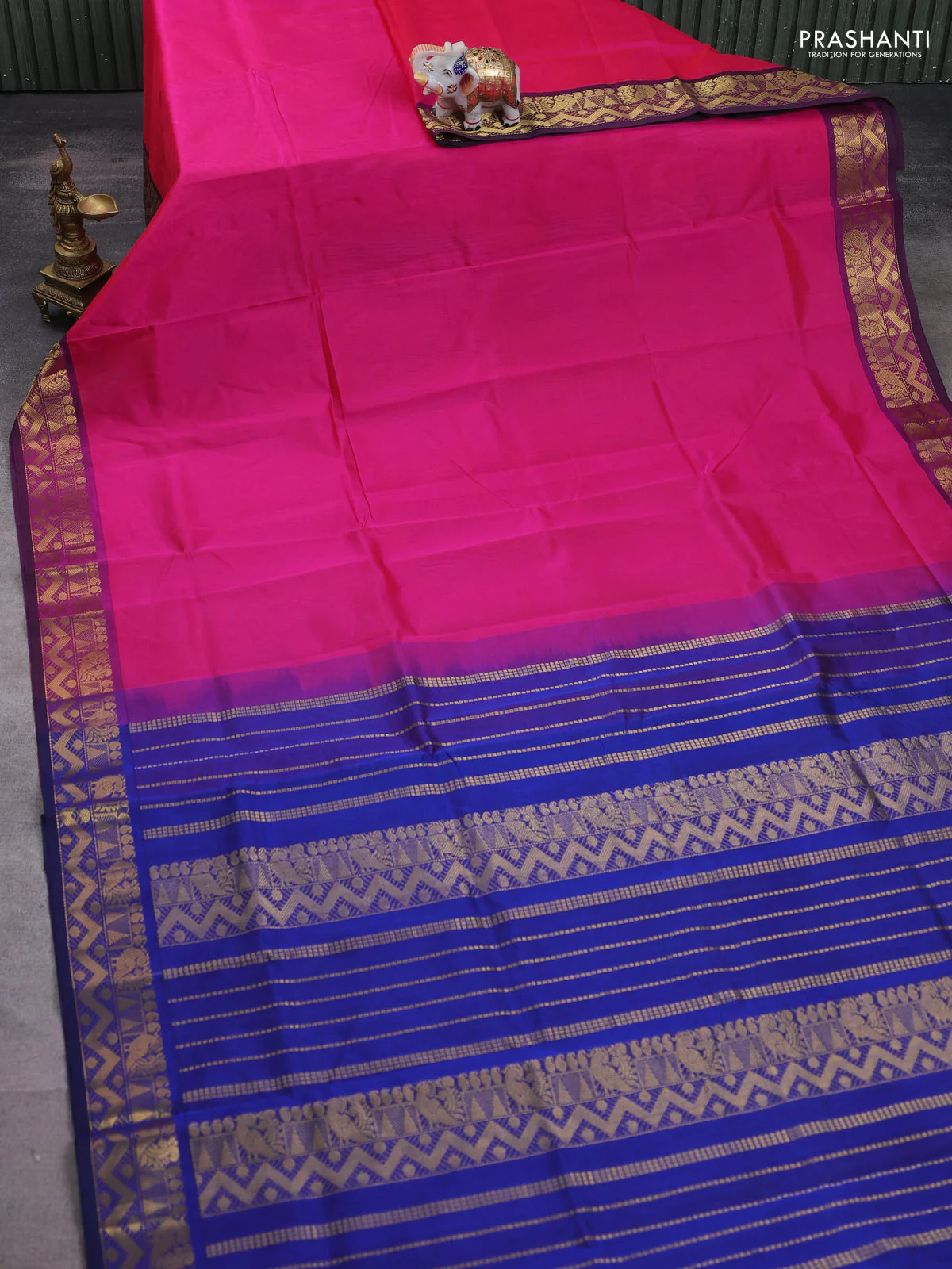 Silk cotton saree pink and blue with plain body and annam zari woven border - Image 2