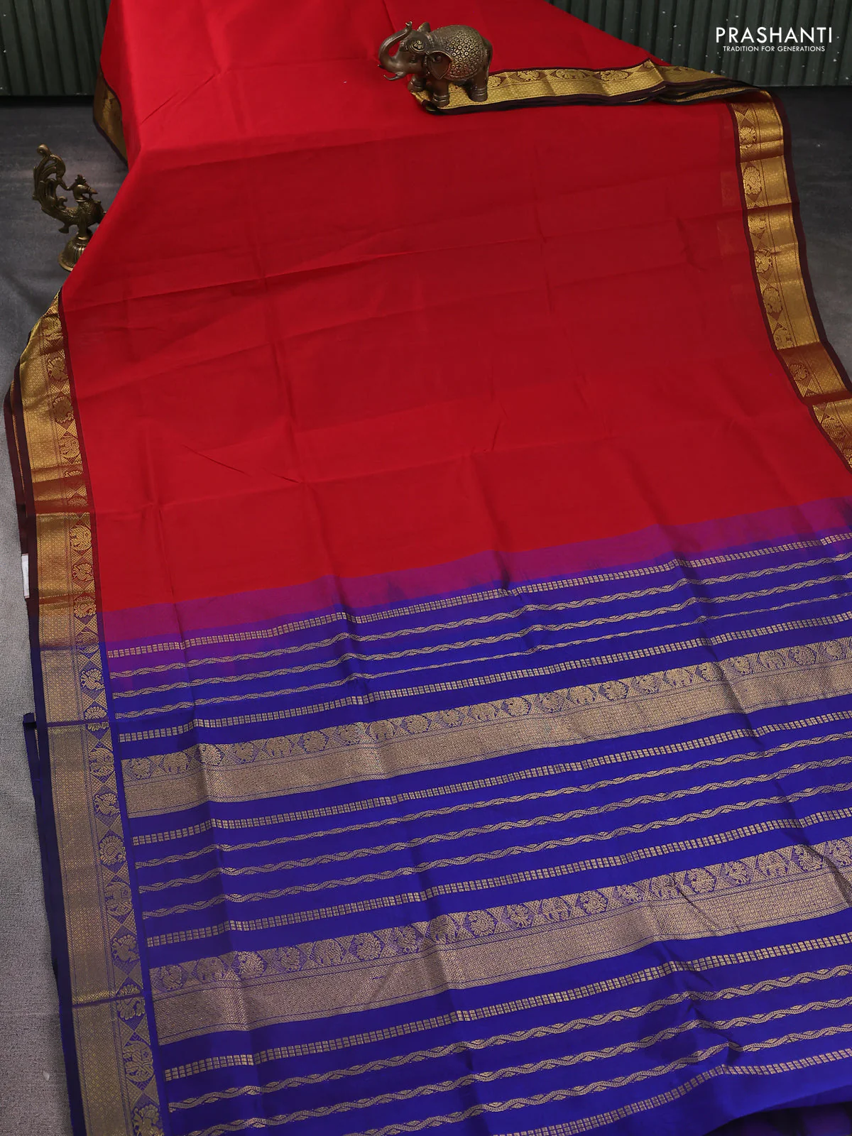 Silk Cotton saree pink and blue with plain body and zari woven border - Image 2
