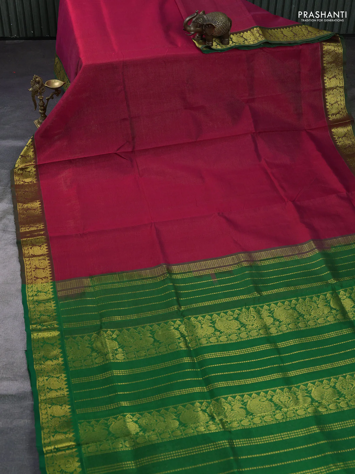 Silk cotton saree pink and green with allover vairosi pattern and annam zari woven border - Image 2