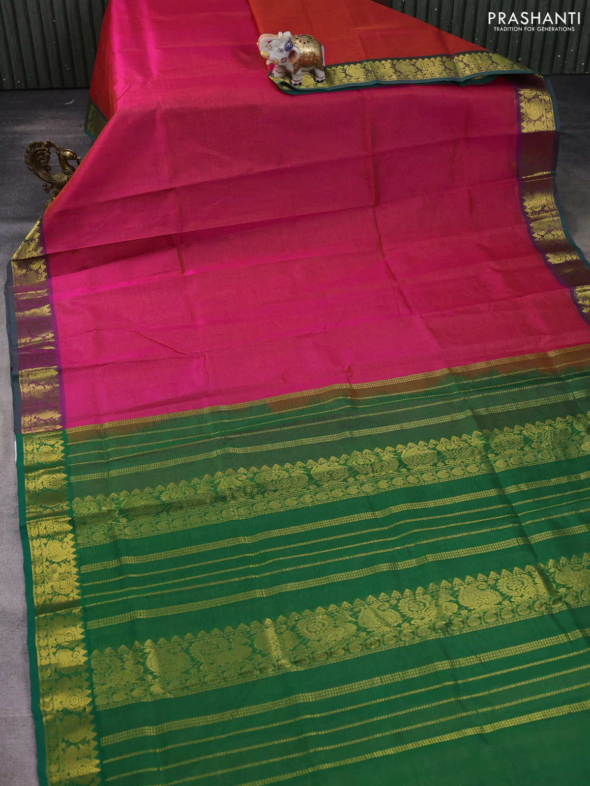 Silk cotton saree pink and green with allover vairosi pattern and annam zari woven border - Image 2