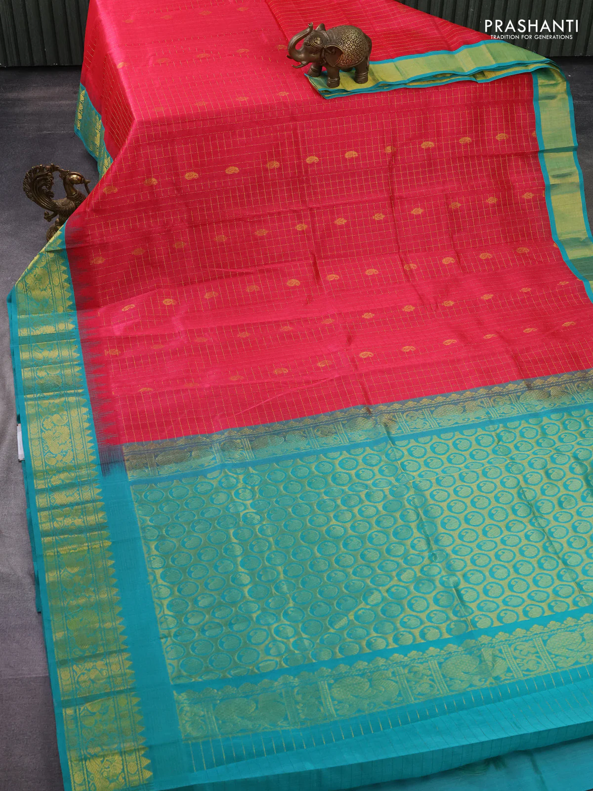 Silk cotton saree pink and teal blue with allover zari checks & buttas and temple design zari woven korvai border - Image 2