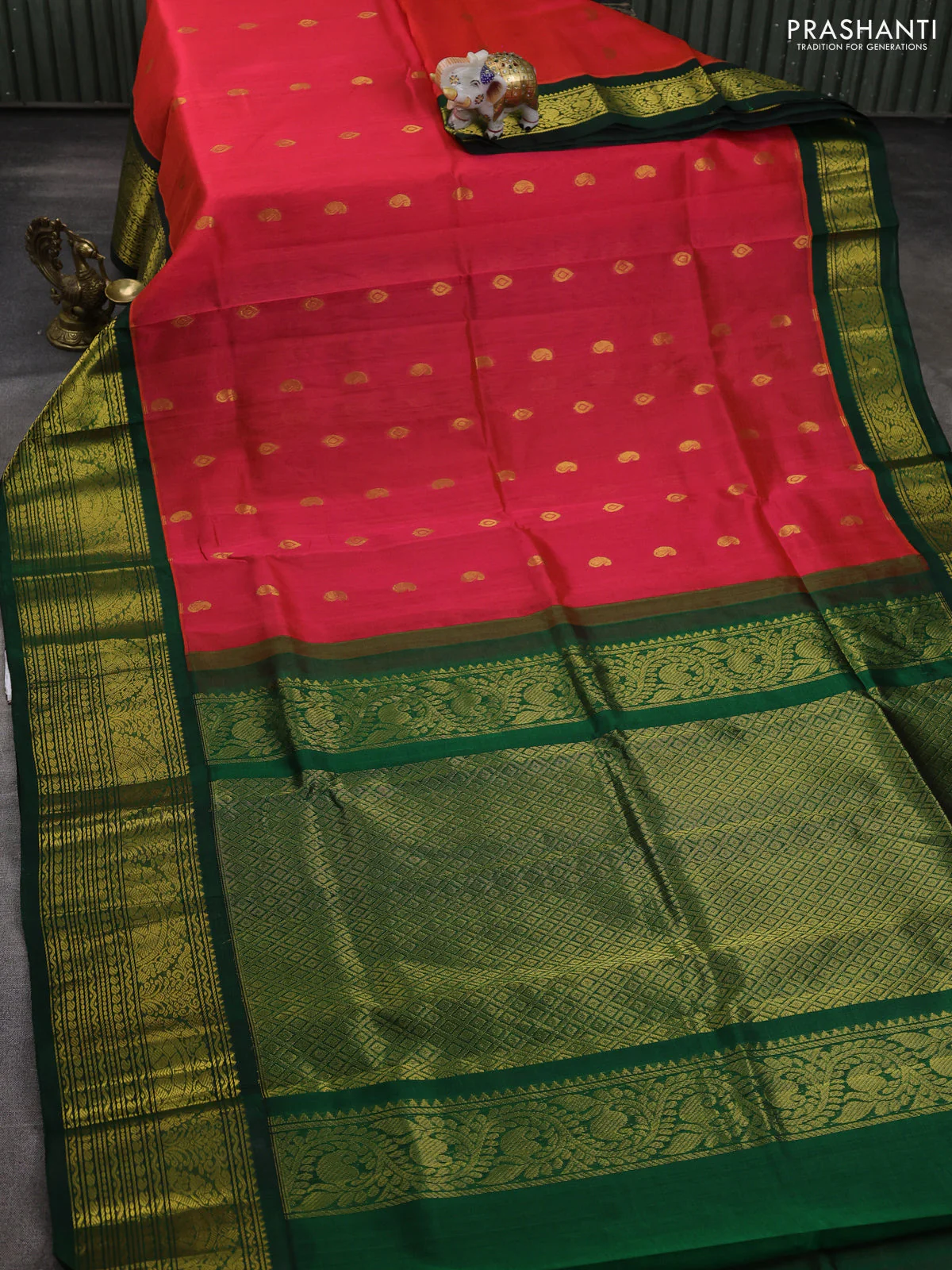 Silk cotton saree pink shade and green with paisley zari woven buttas and long zari woven korvai border - Image 2